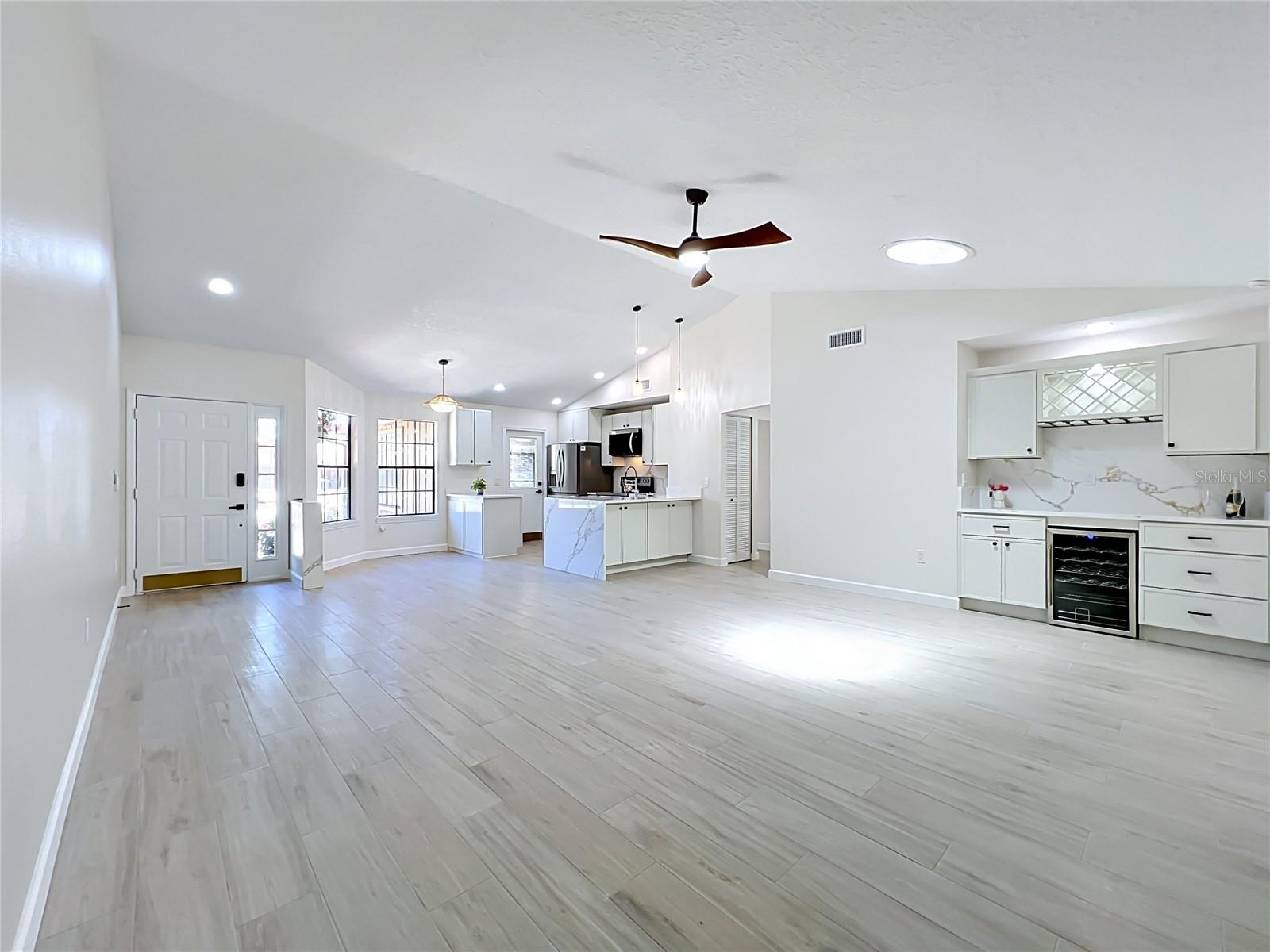 Listing photo id 28 for 1353 Nelson Court