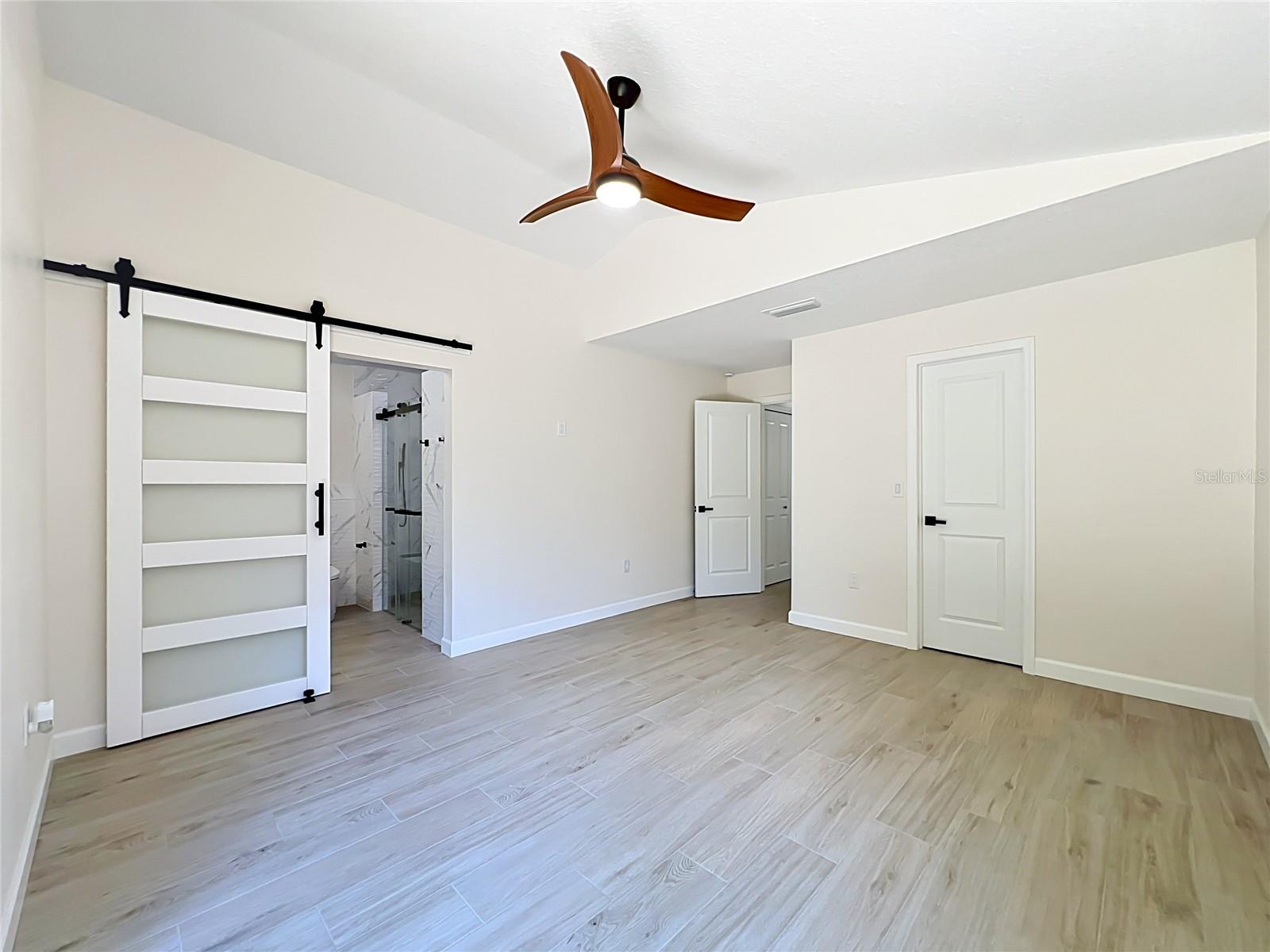 Listing photo id 33 for 1353 Nelson Court