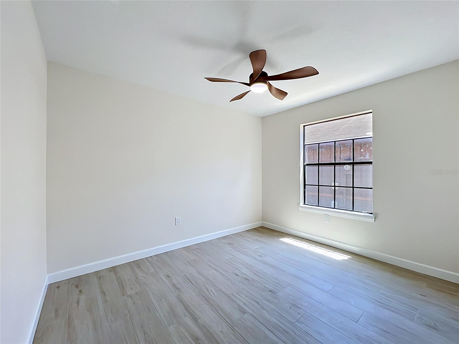 Listing photo id 37 for 1353 Nelson Court