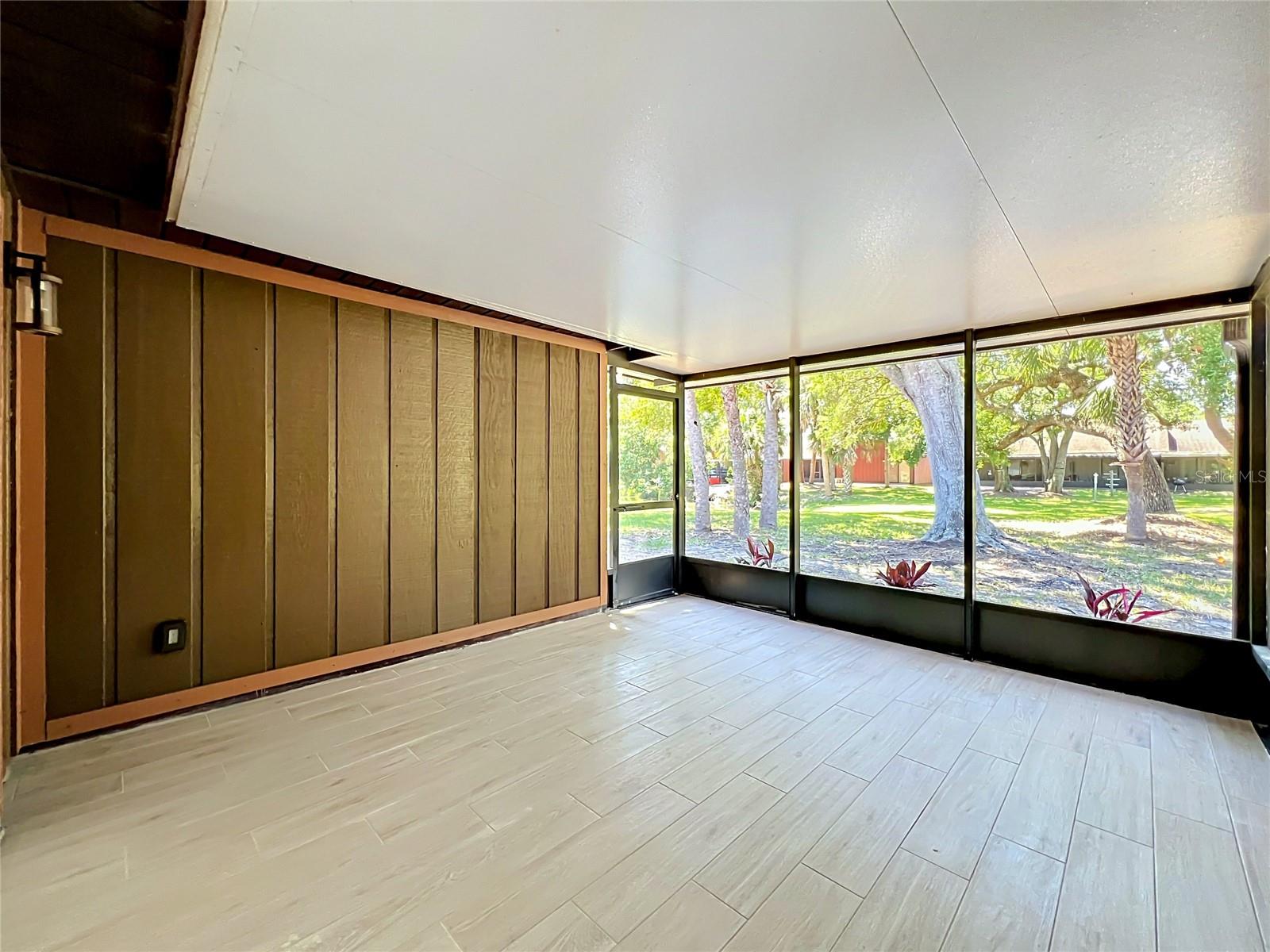 Listing photo id 46 for 1353 Nelson Court