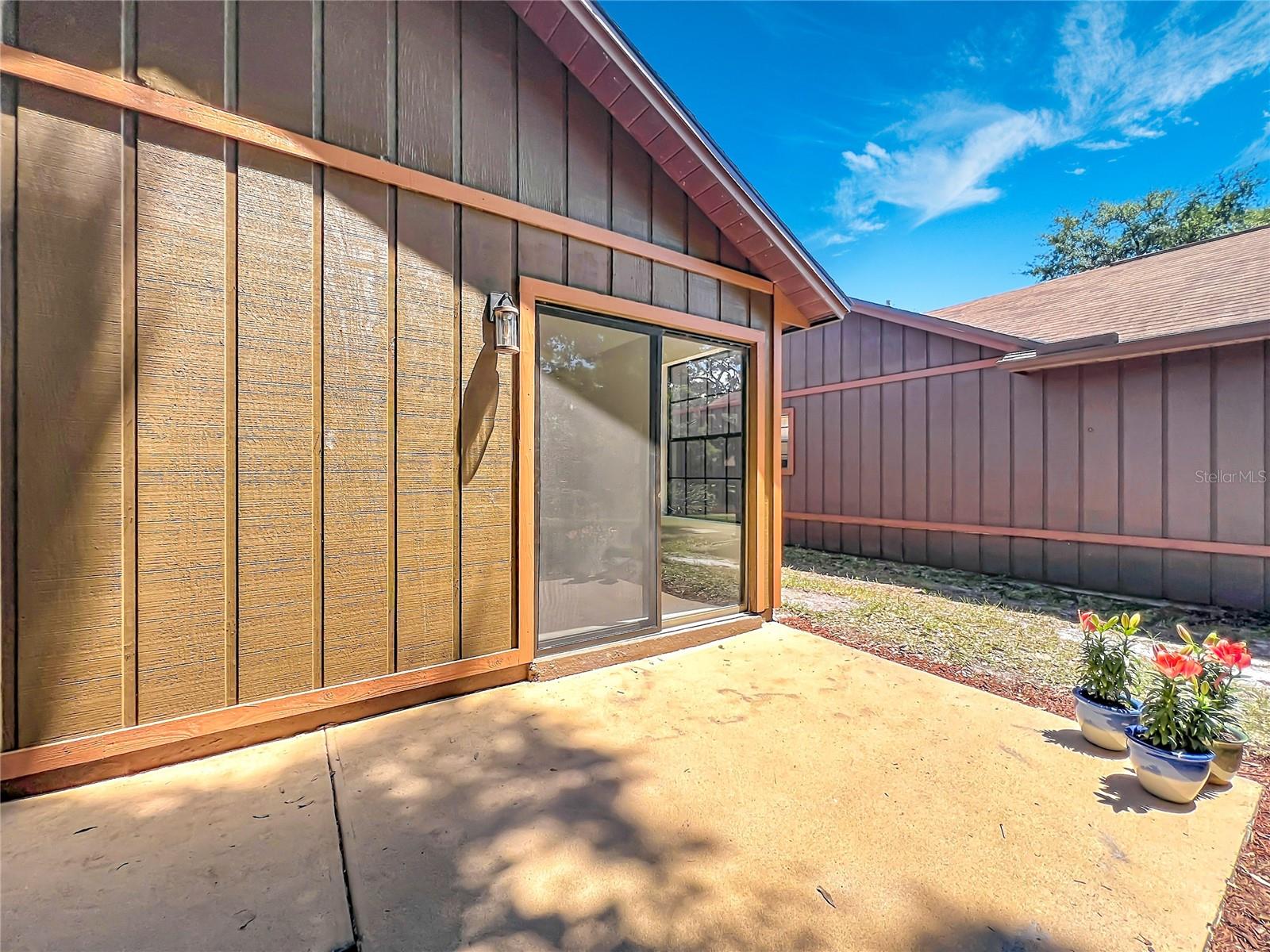 Listing photo id 49 for 1353 Nelson Court