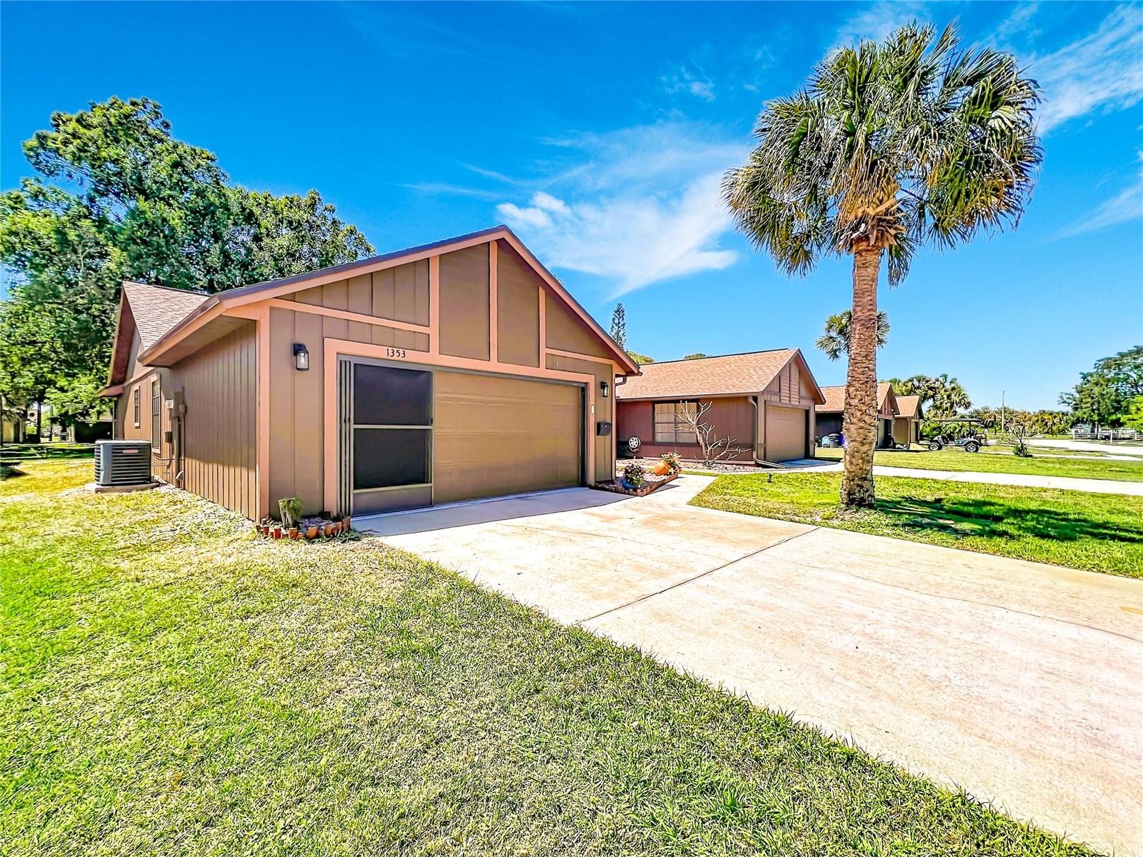 Listing photo id 5 for 1353 Nelson Court