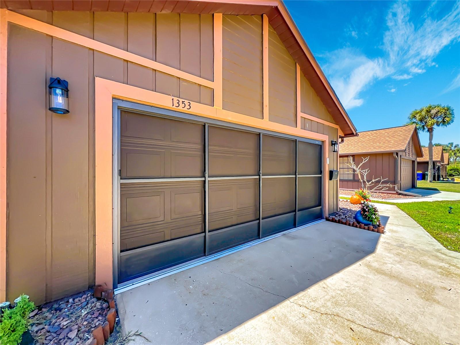 Listing photo id 7 for 1353 Nelson Court