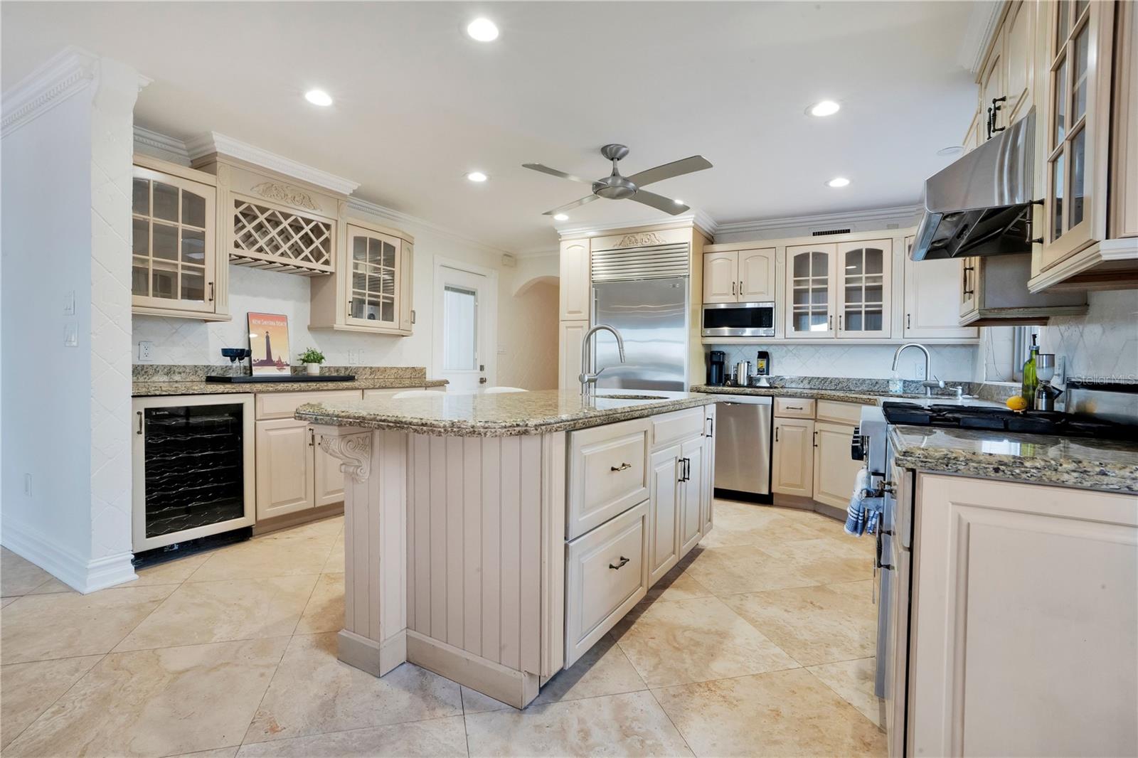 Image 19 of 100 For 2117 Ocean Drive