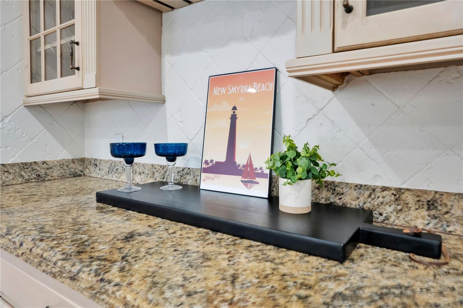 Image 20 of 100 For 2117 Ocean Drive