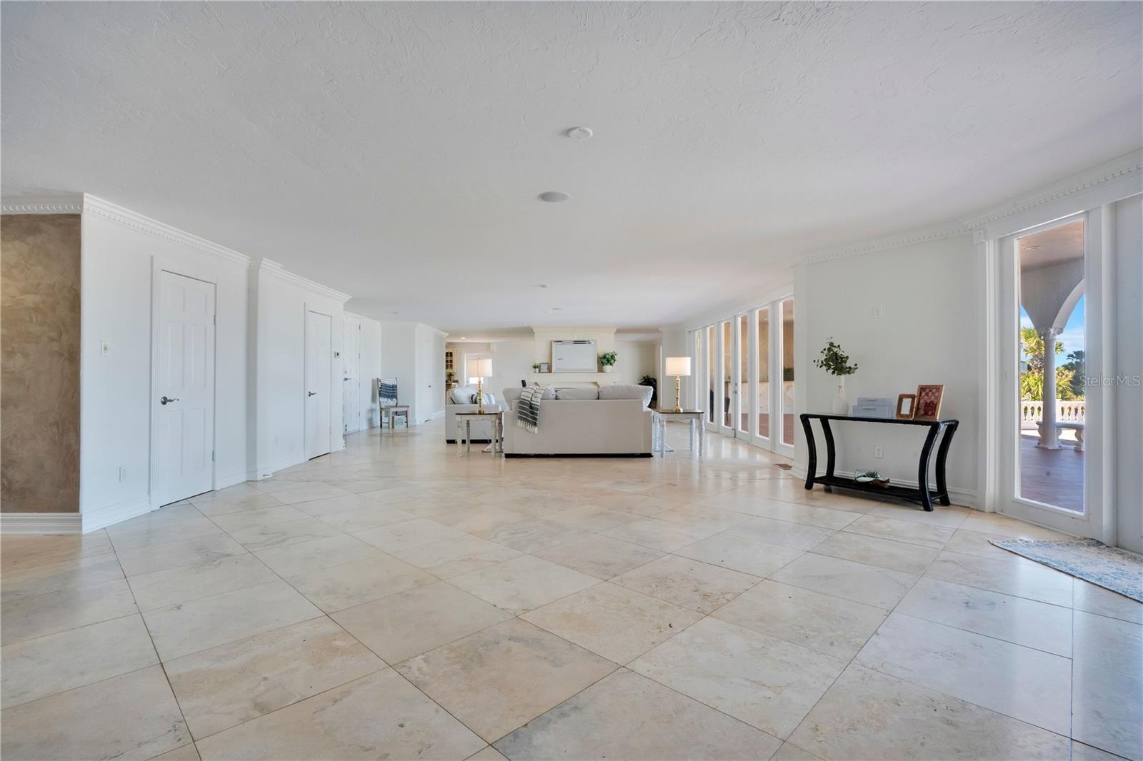 Image 25 of 100 For 2117 Ocean Drive