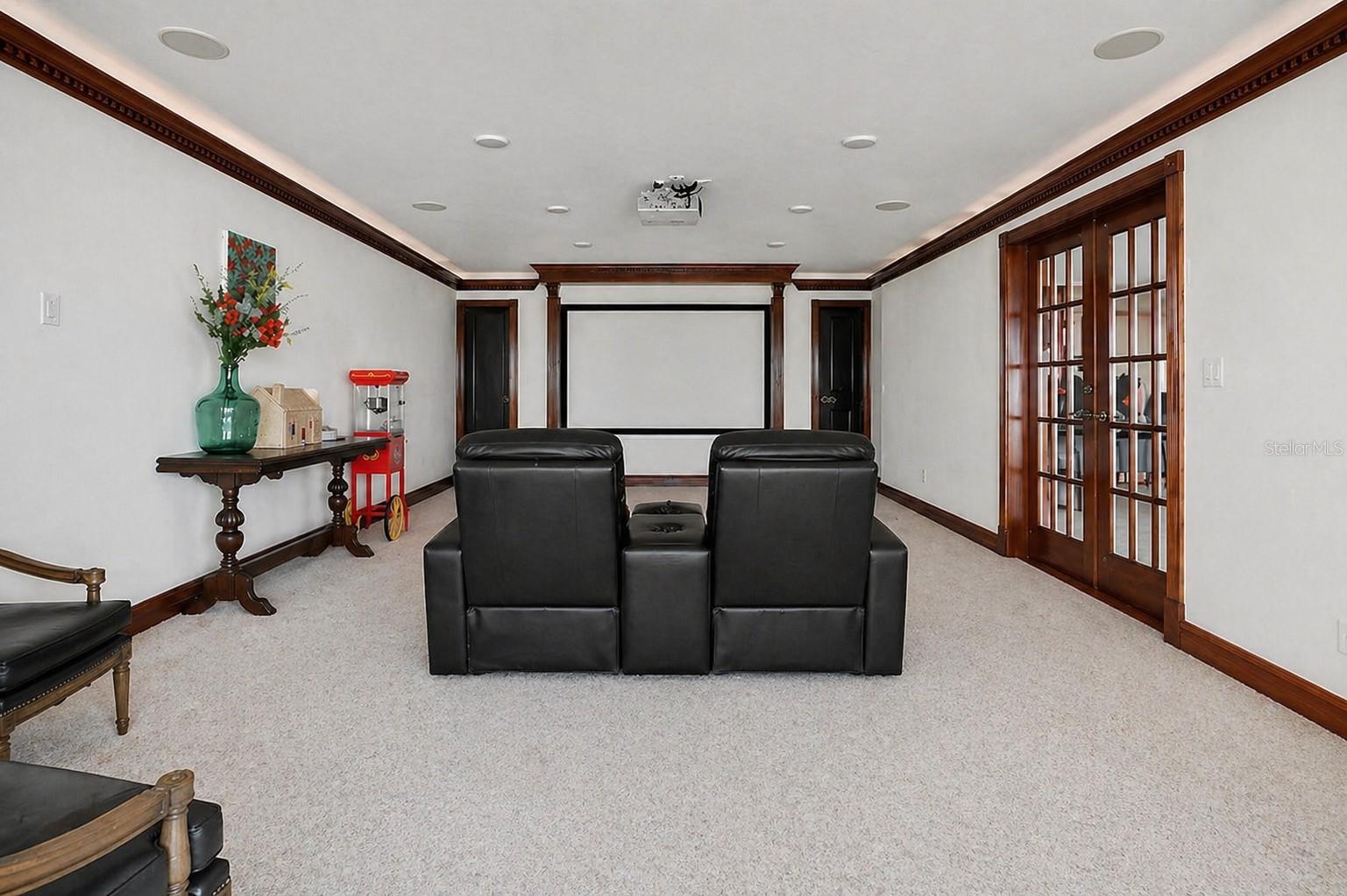 Image 29 of 100 For 2117 Ocean Drive