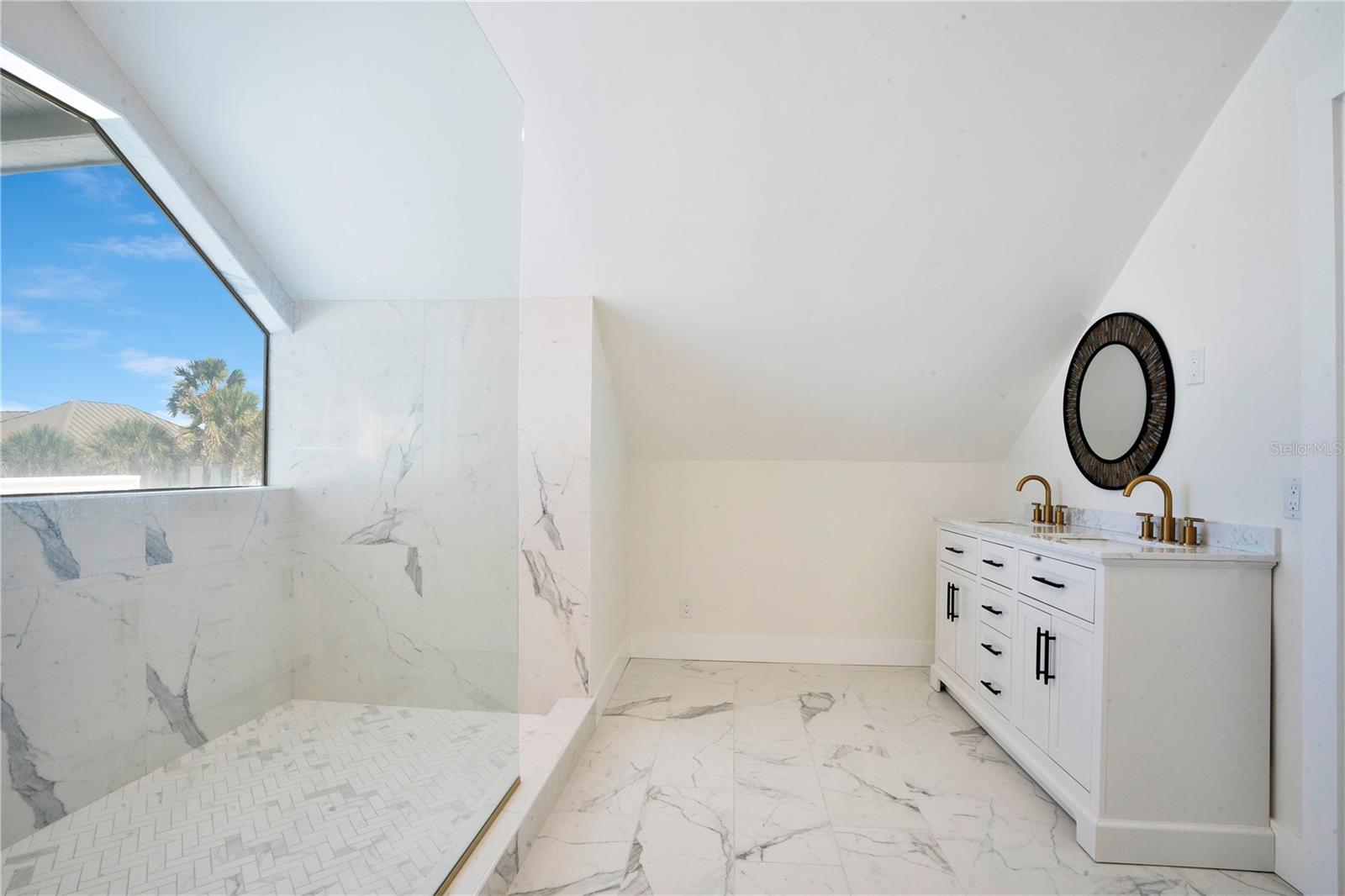 Image 44 of 100 For 2117 Ocean Drive