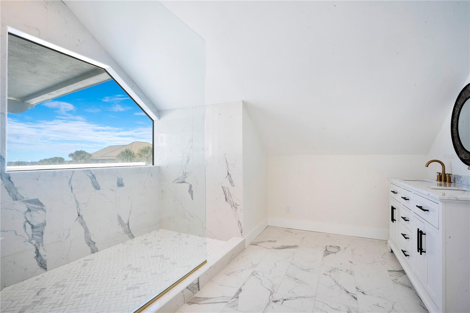 Image 45 of 100 For 2117 Ocean Drive