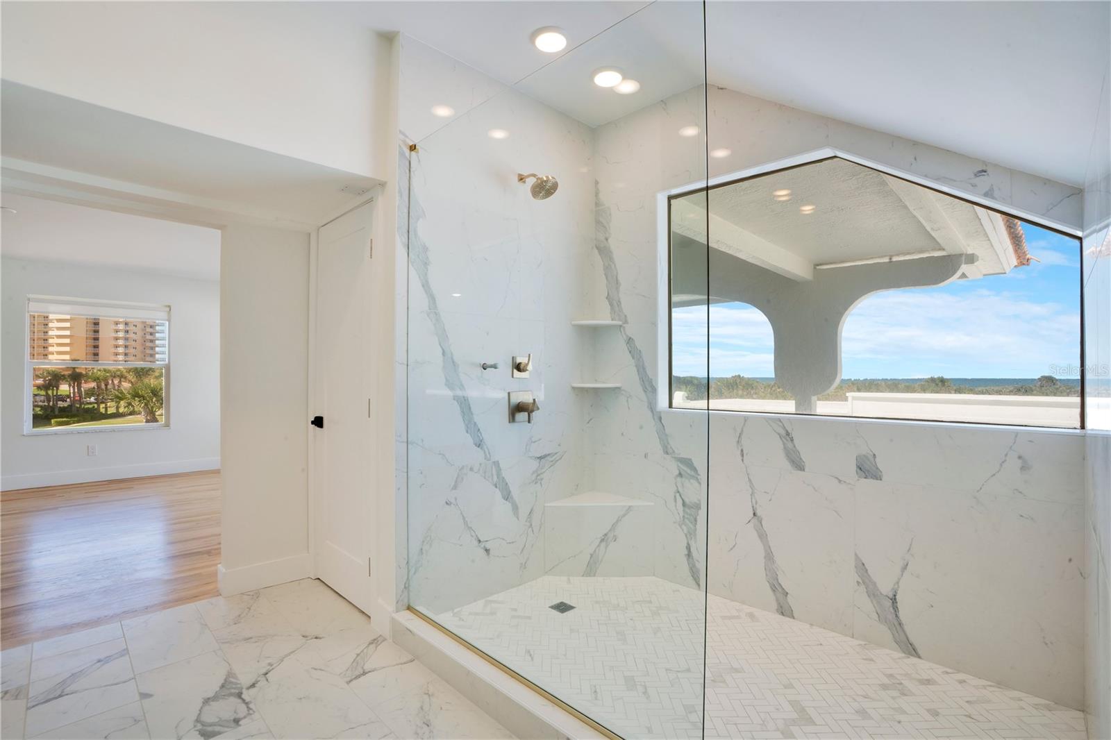 Image 47 of 100 For 2117 Ocean Drive