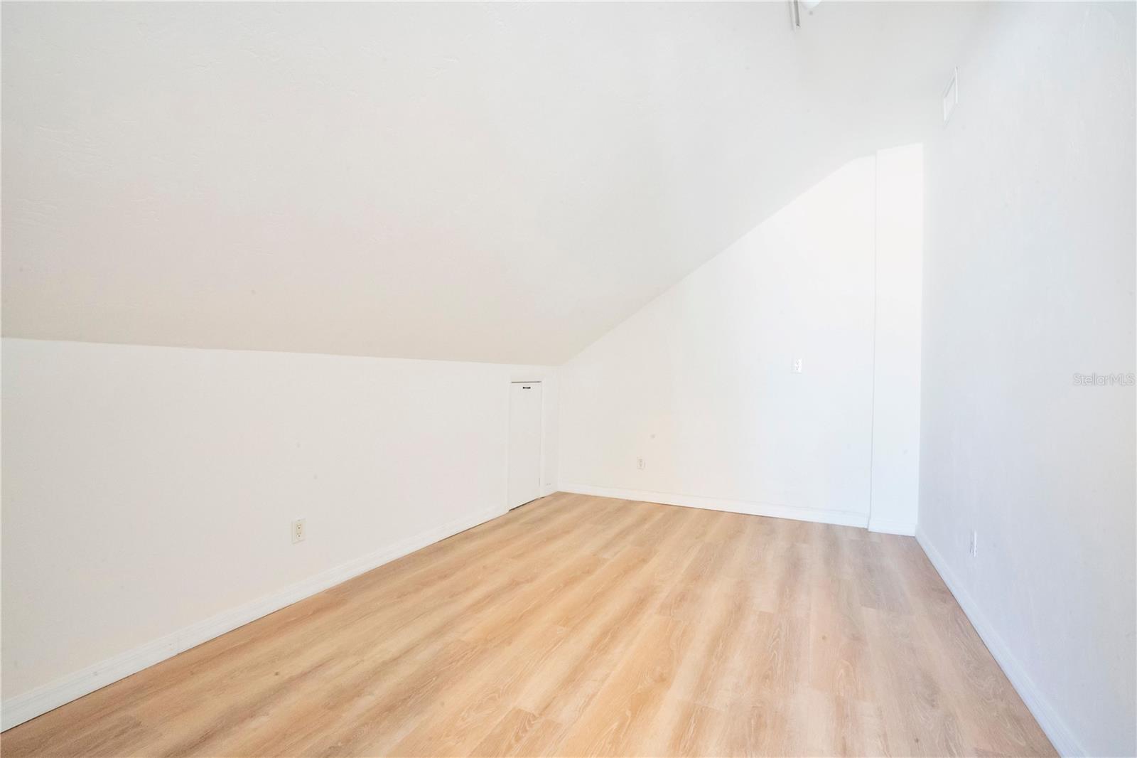 Image 48 of 100 For 2117 Ocean Drive