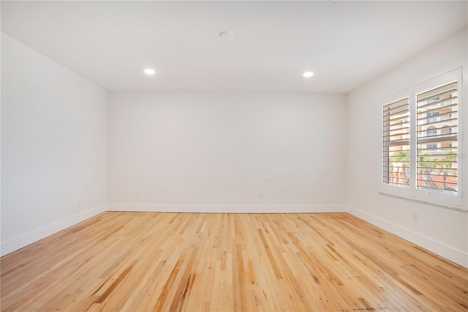 Image 51 of 100 For 2117 Ocean Drive