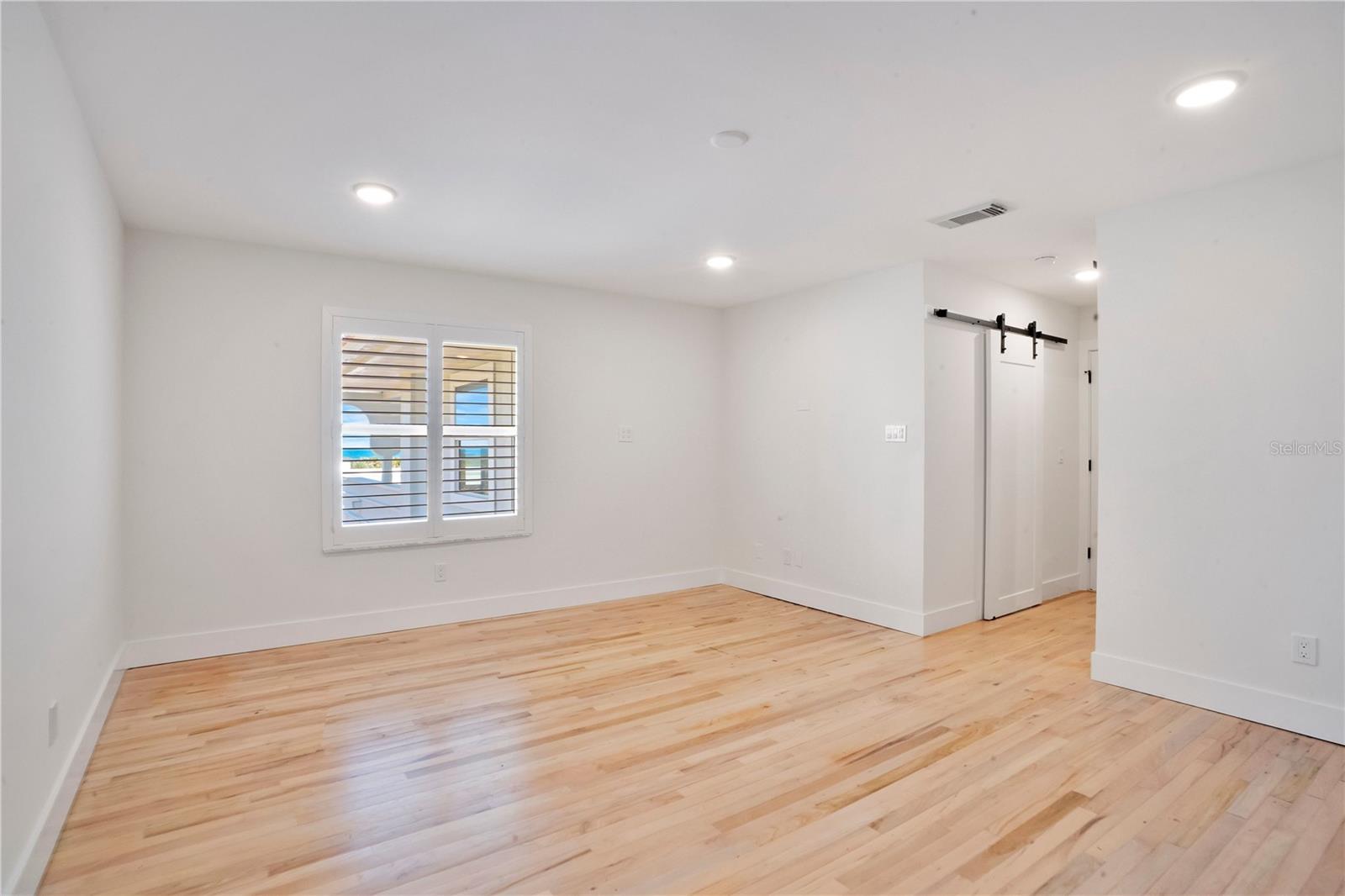 Image 52 of 100 For 2117 Ocean Drive