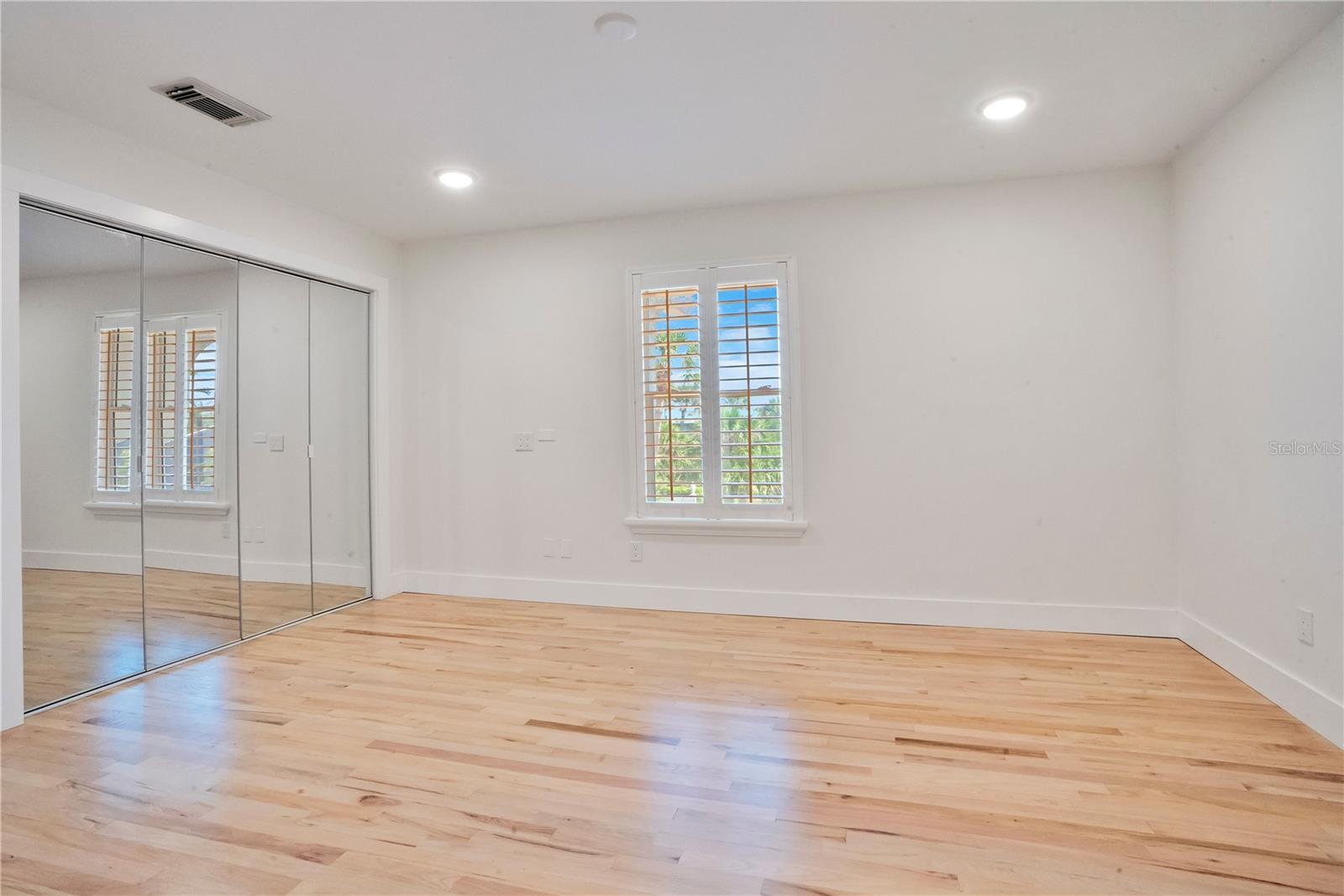 Image 57 of 100 For 2117 Ocean Drive