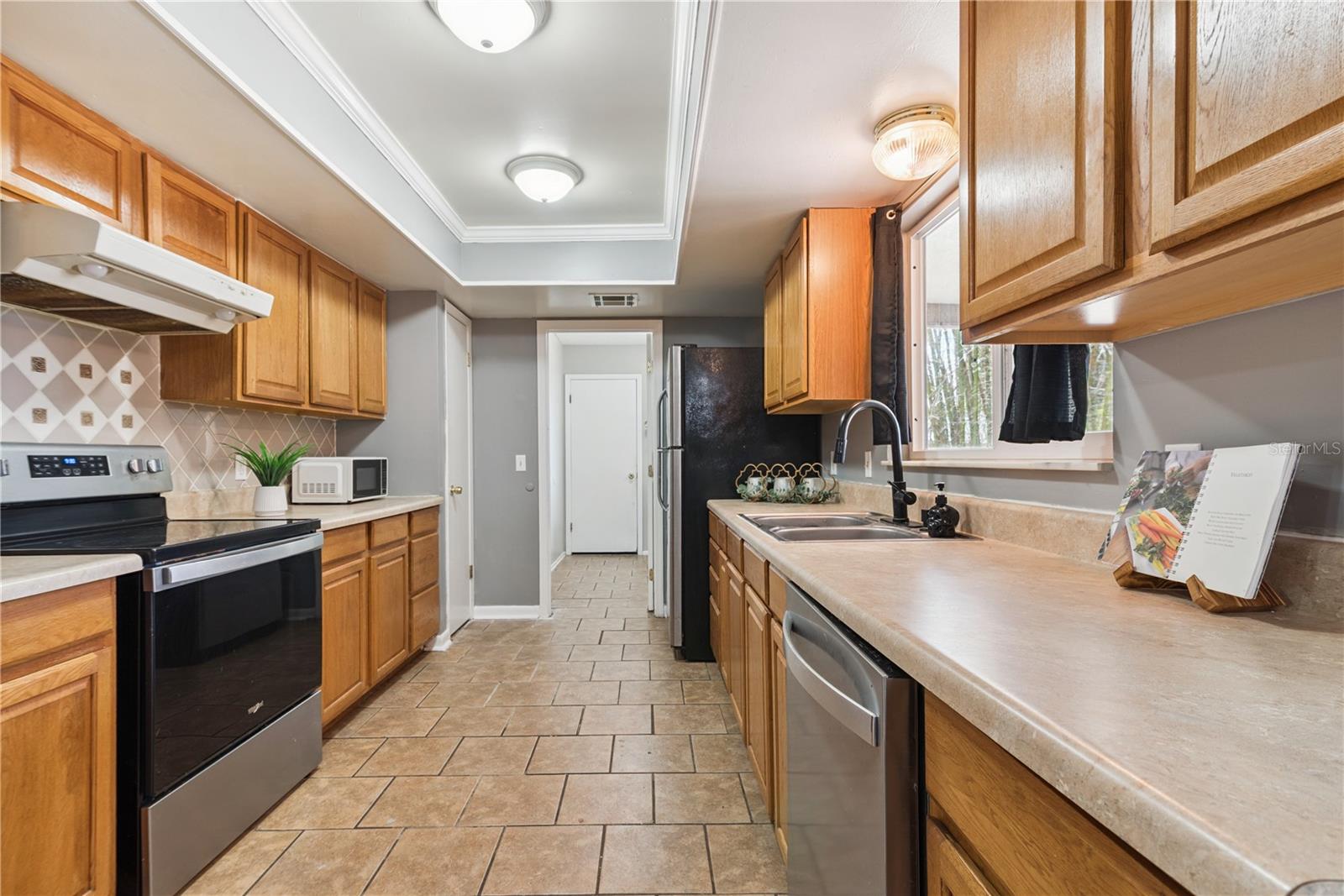 Image 11 of 20 For 470 Bonifay Avenue