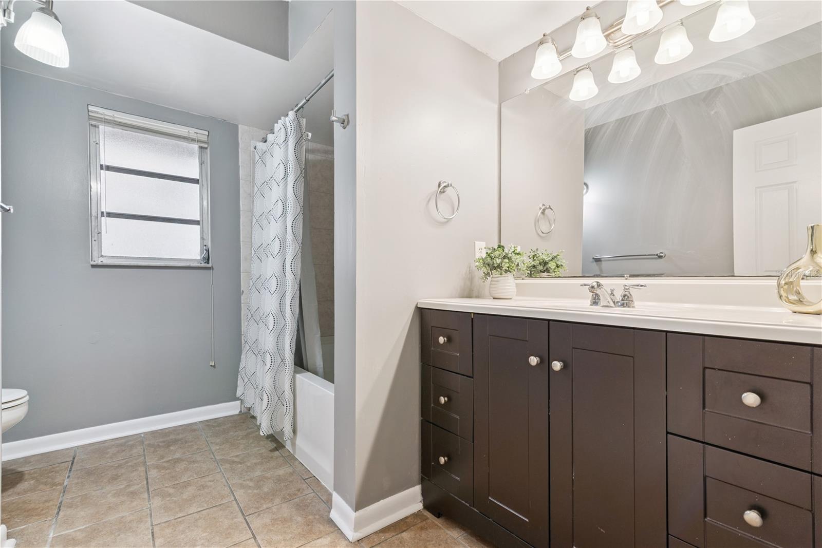 Image 17 of 20 For 470 Bonifay Avenue