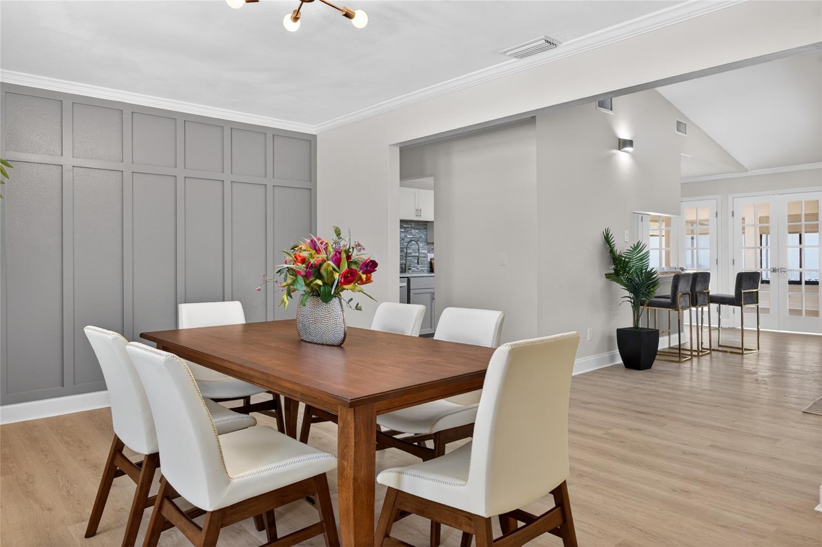 Image 14 of 34 For 716 Green Rd