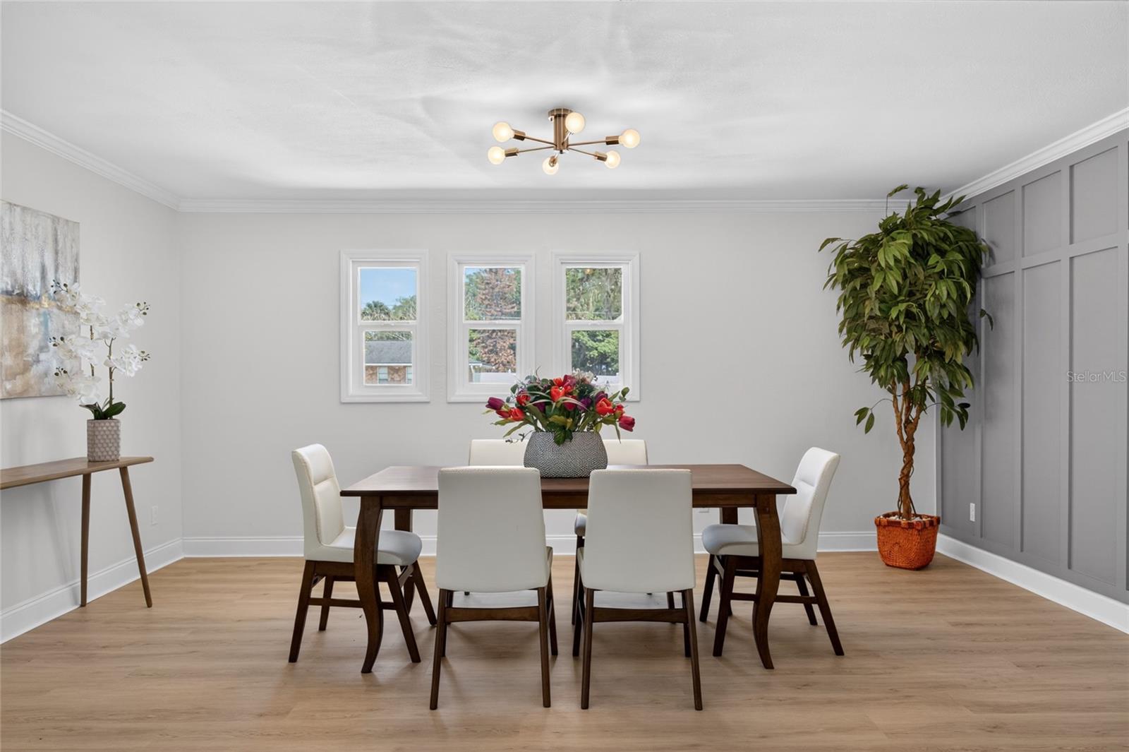 Image 15 of 34 For 716 Green Rd