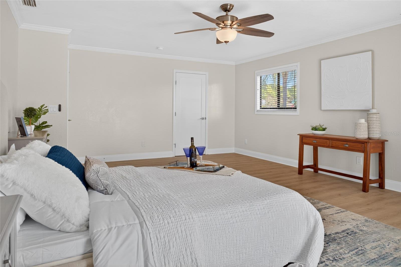 Image 18 of 34 For 716 Green Rd