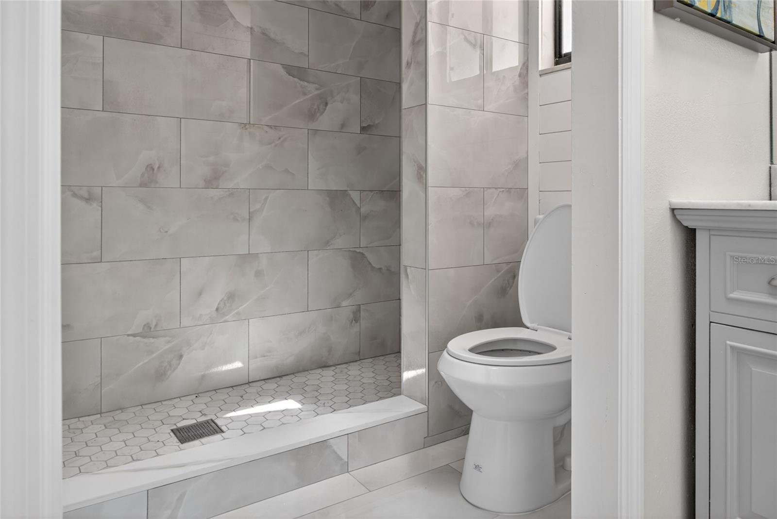 Image 20 of 34 For 716 Green Rd