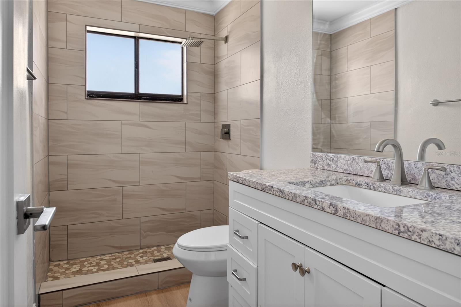 Image 23 of 34 For 716 Green Rd