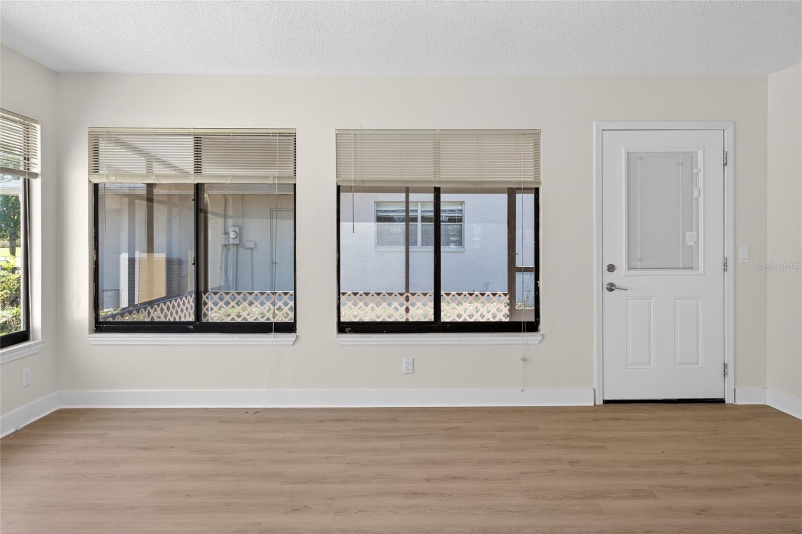 Image 28 of 34 For 716 Green Rd