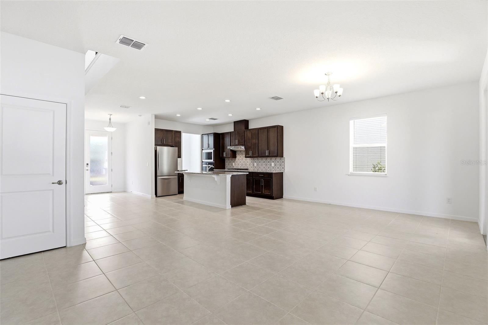 Image 10 of 38 For 2512 Cedar Rose Street