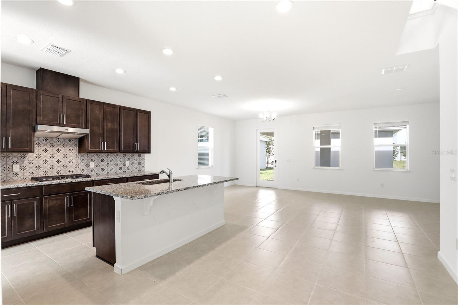 Image 6 of 38 For 2512 Cedar Rose Street