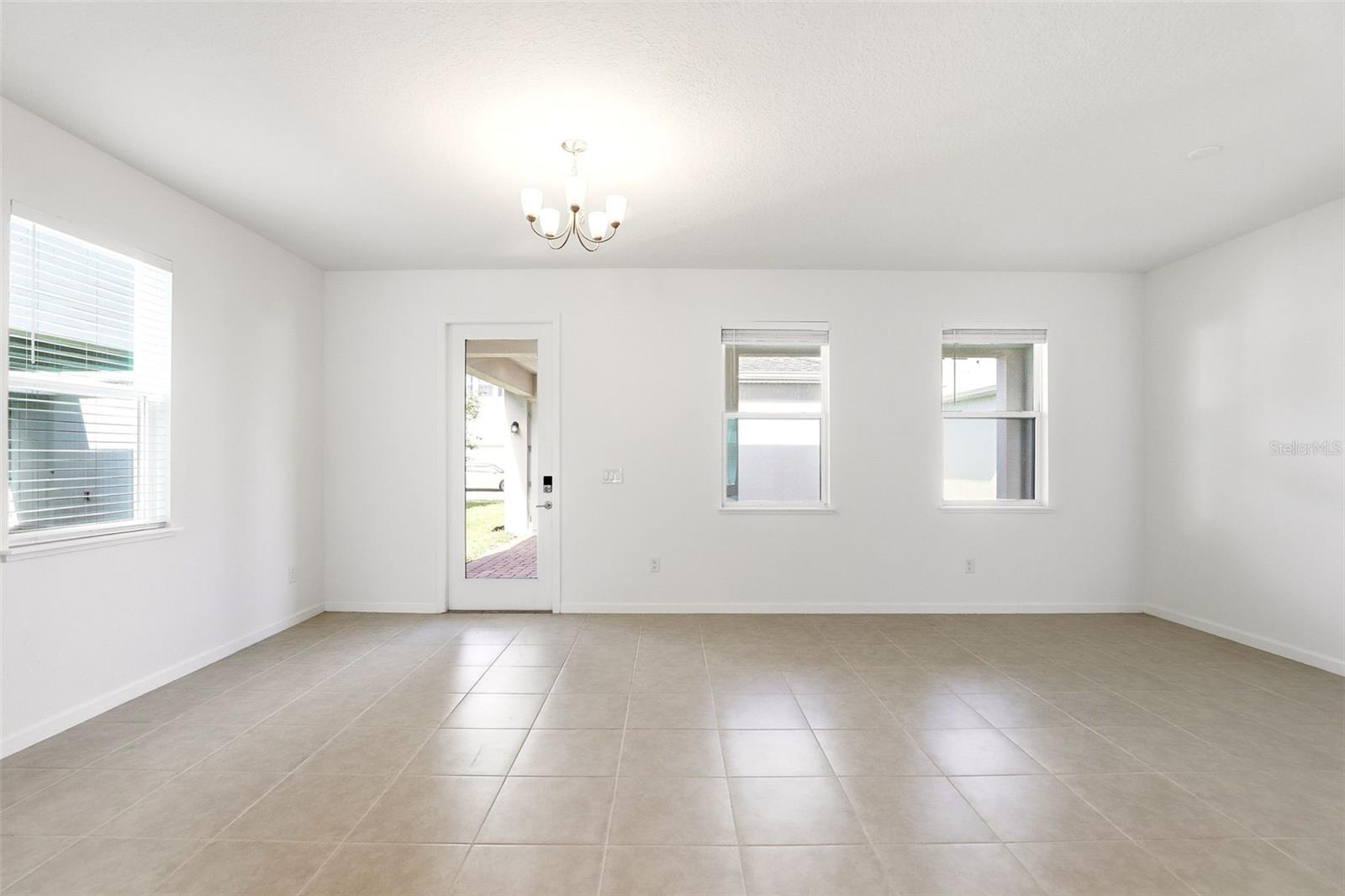 Image 7 of 38 For 2512 Cedar Rose Street