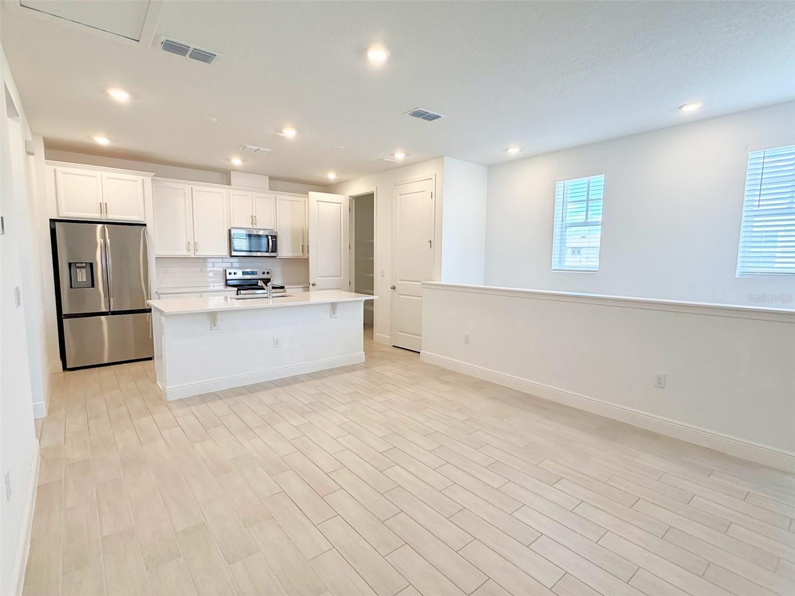 Image 5 of 13 For 10581 Marconi Avenue