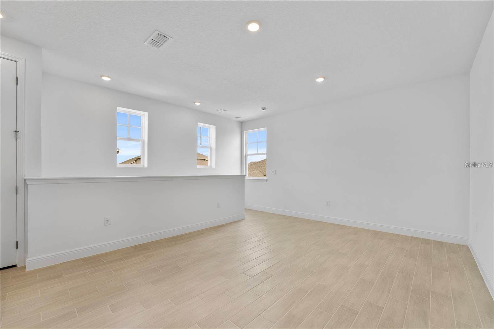 Image 6 of 13 For 10581 Marconi Avenue