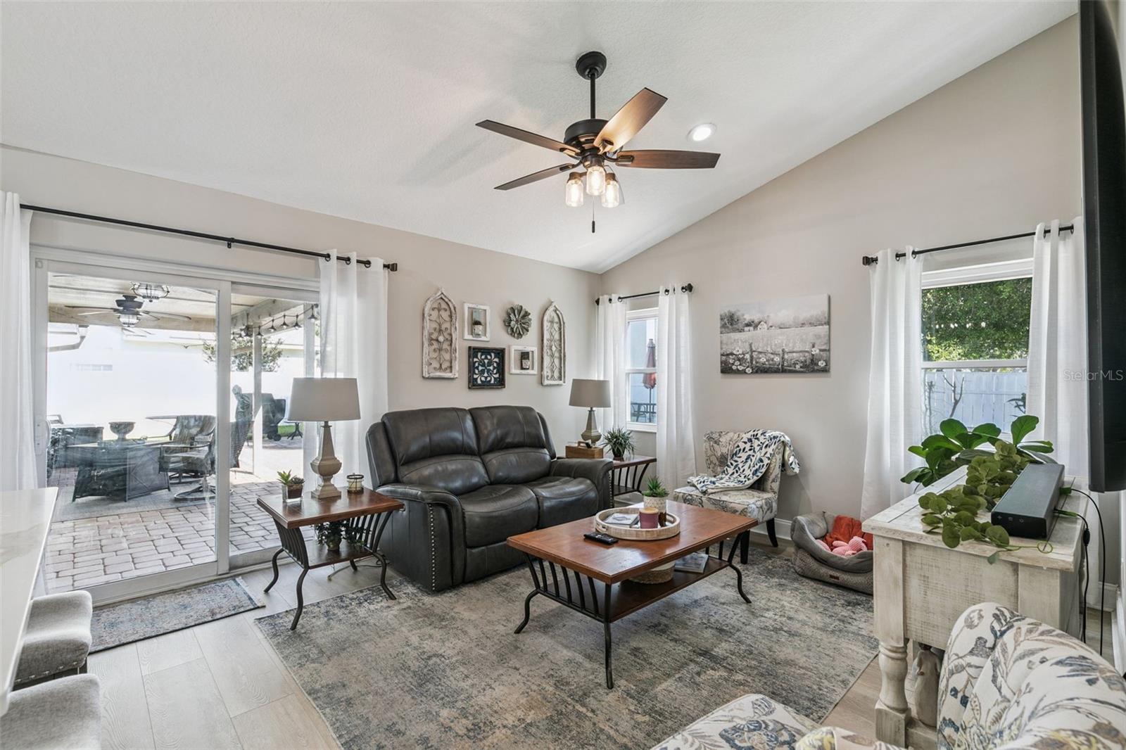 Image 11 of 26 For 2009 Shadyhill Terrace