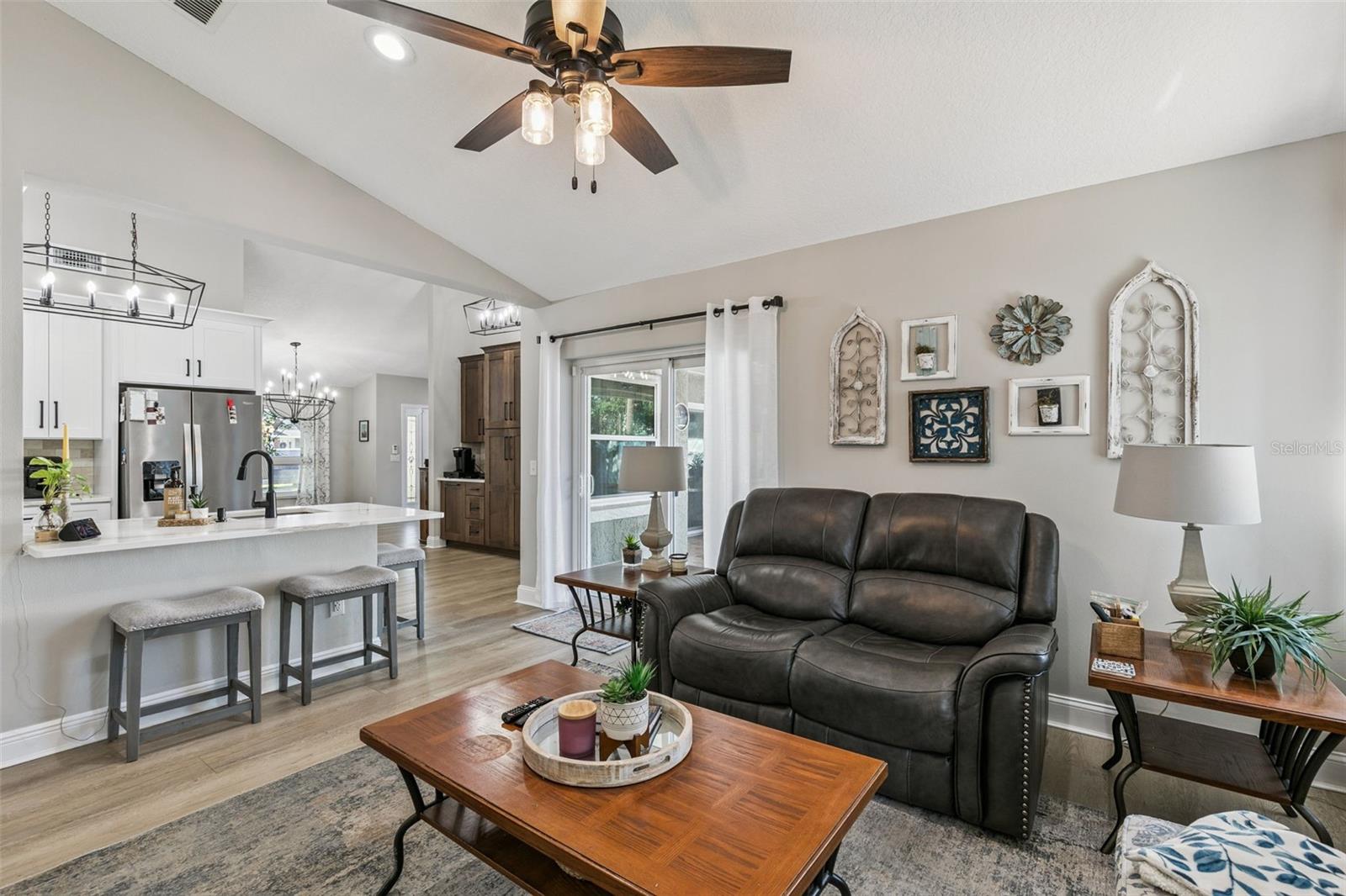 Image 13 of 26 For 2009 Shadyhill Terrace