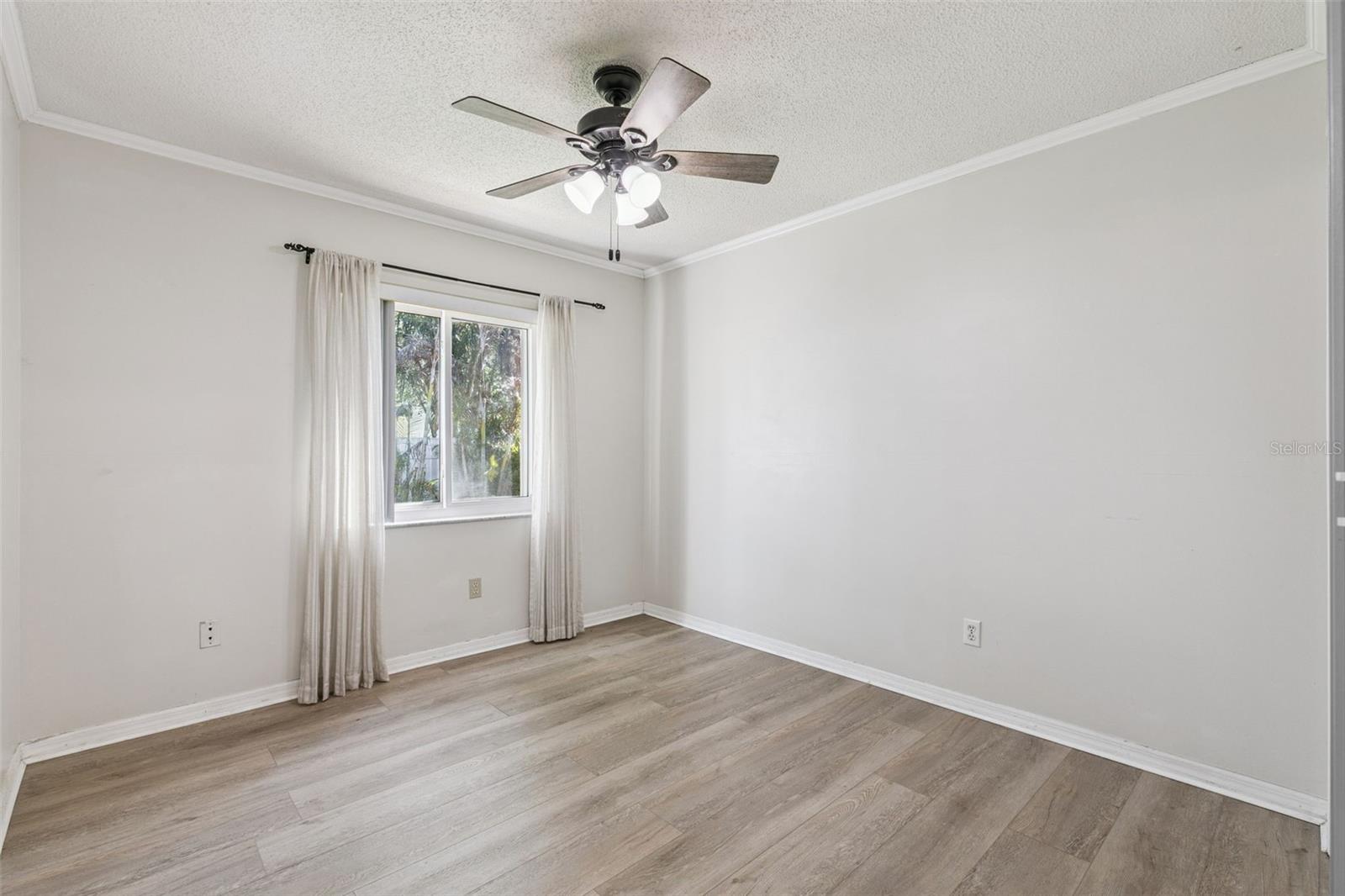 Image 16 of 26 For 2009 Shadyhill Terrace