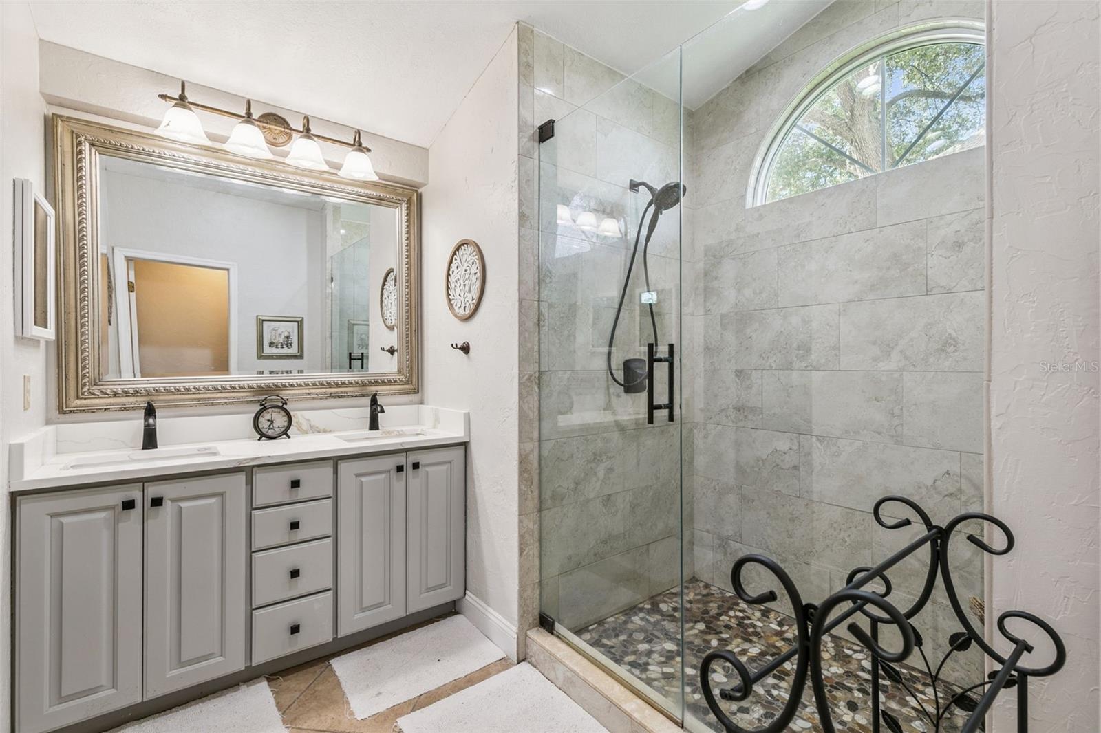 Image 19 of 26 For 2009 Shadyhill Terrace