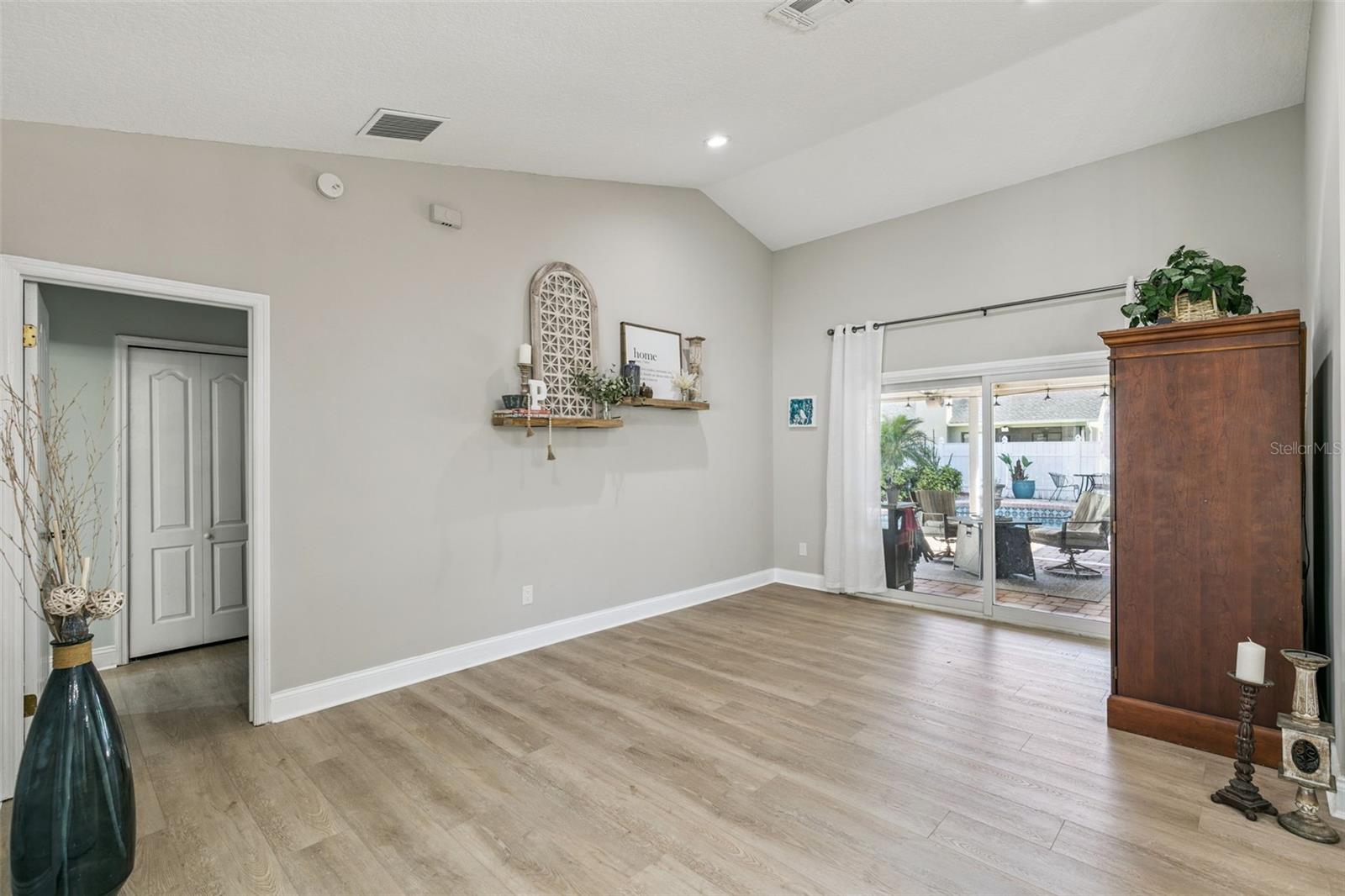 Image 2 of 26 For 2009 Shadyhill Terrace