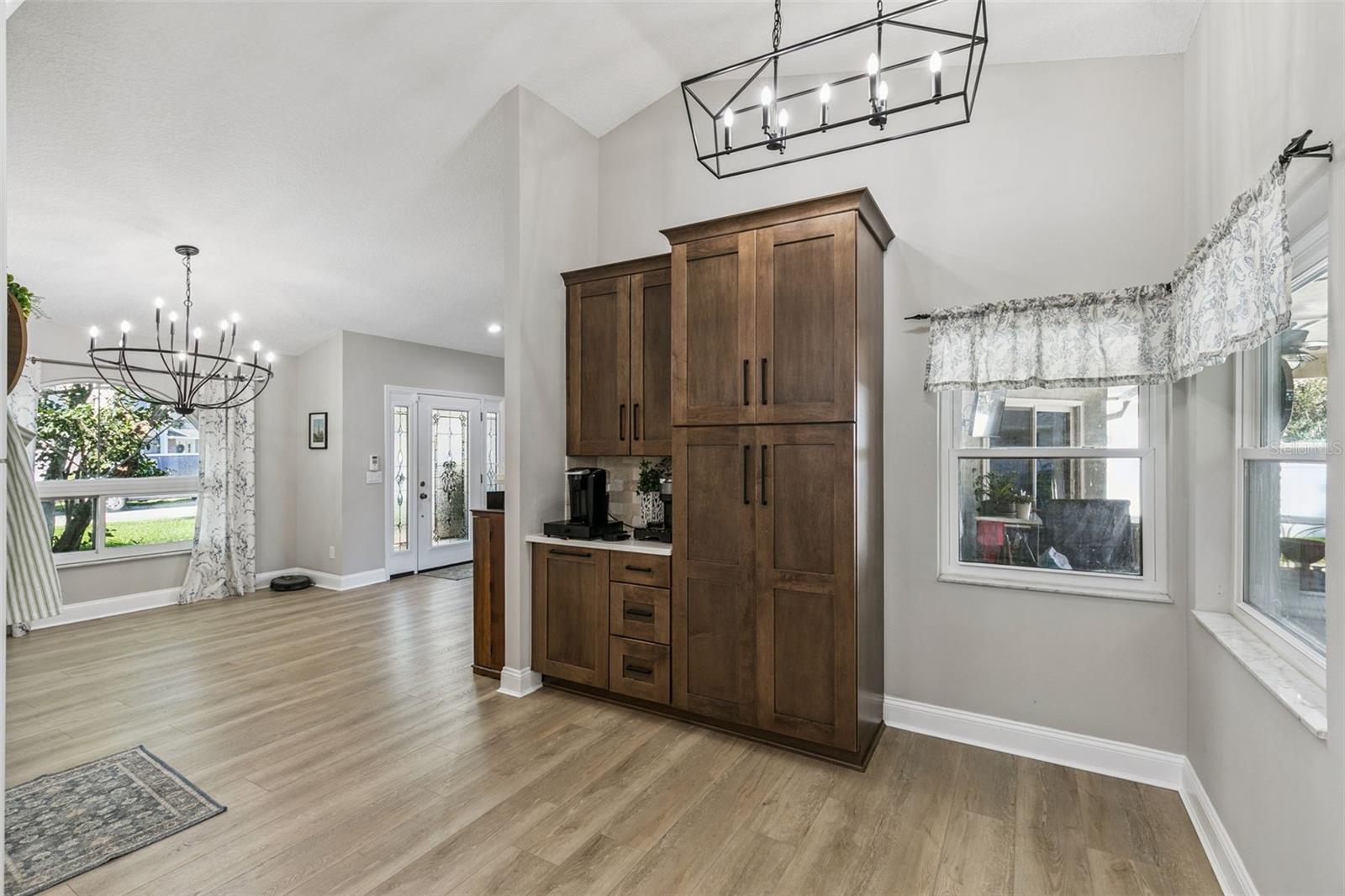 Image 7 of 26 For 2009 Shadyhill Terrace