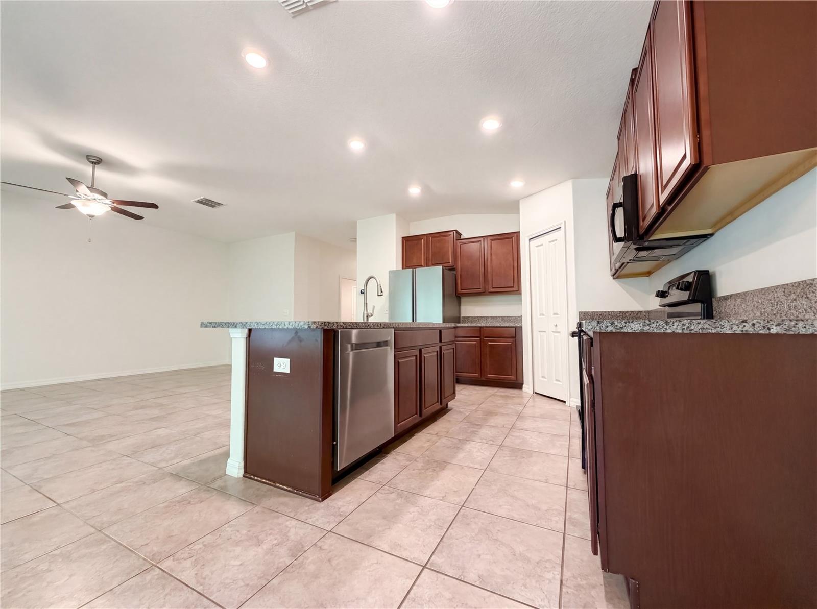 Image 6 of 27 For 12707 Lemon Pepper Drive