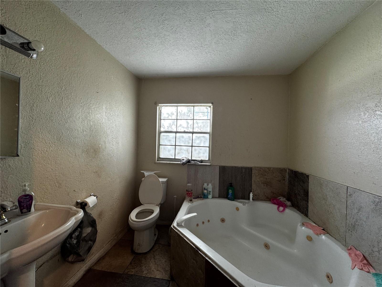 Image 10 of 13 For 1307 Historic Goldsboro Boulevard