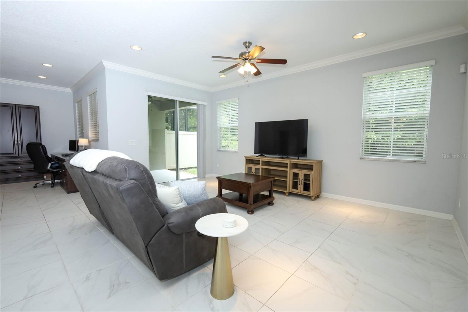 Image 10 of 69 For 632 Venice Place