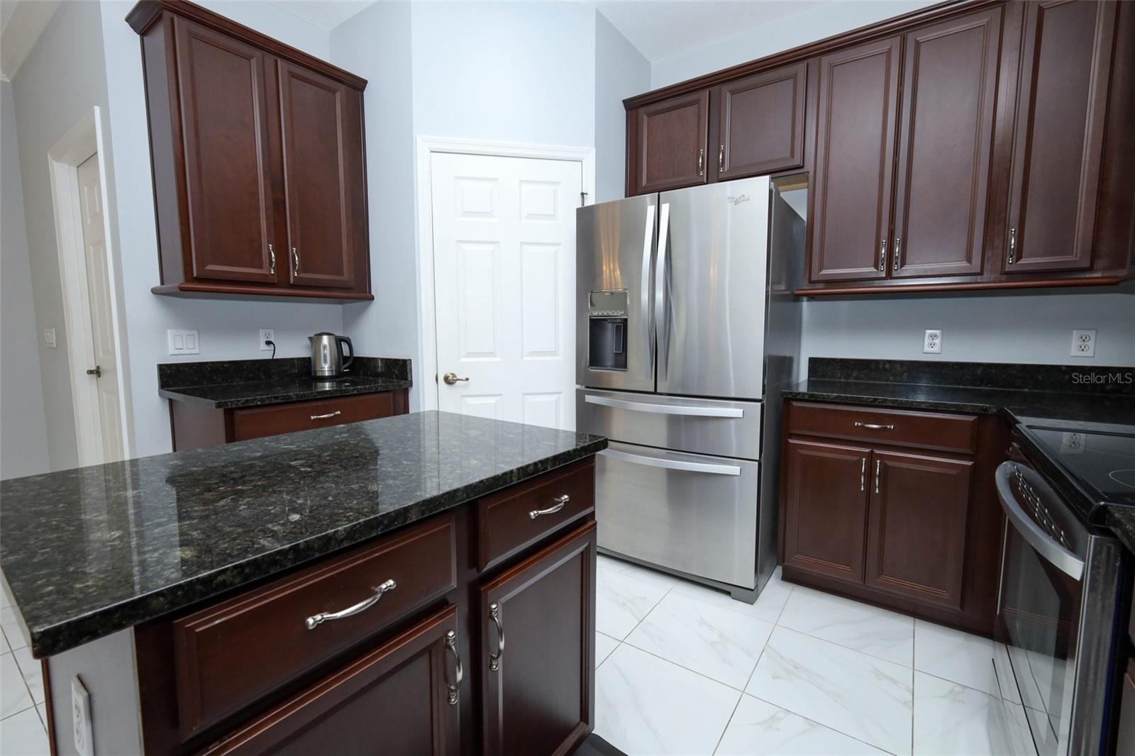 Image 15 of 69 For 632 Venice Place