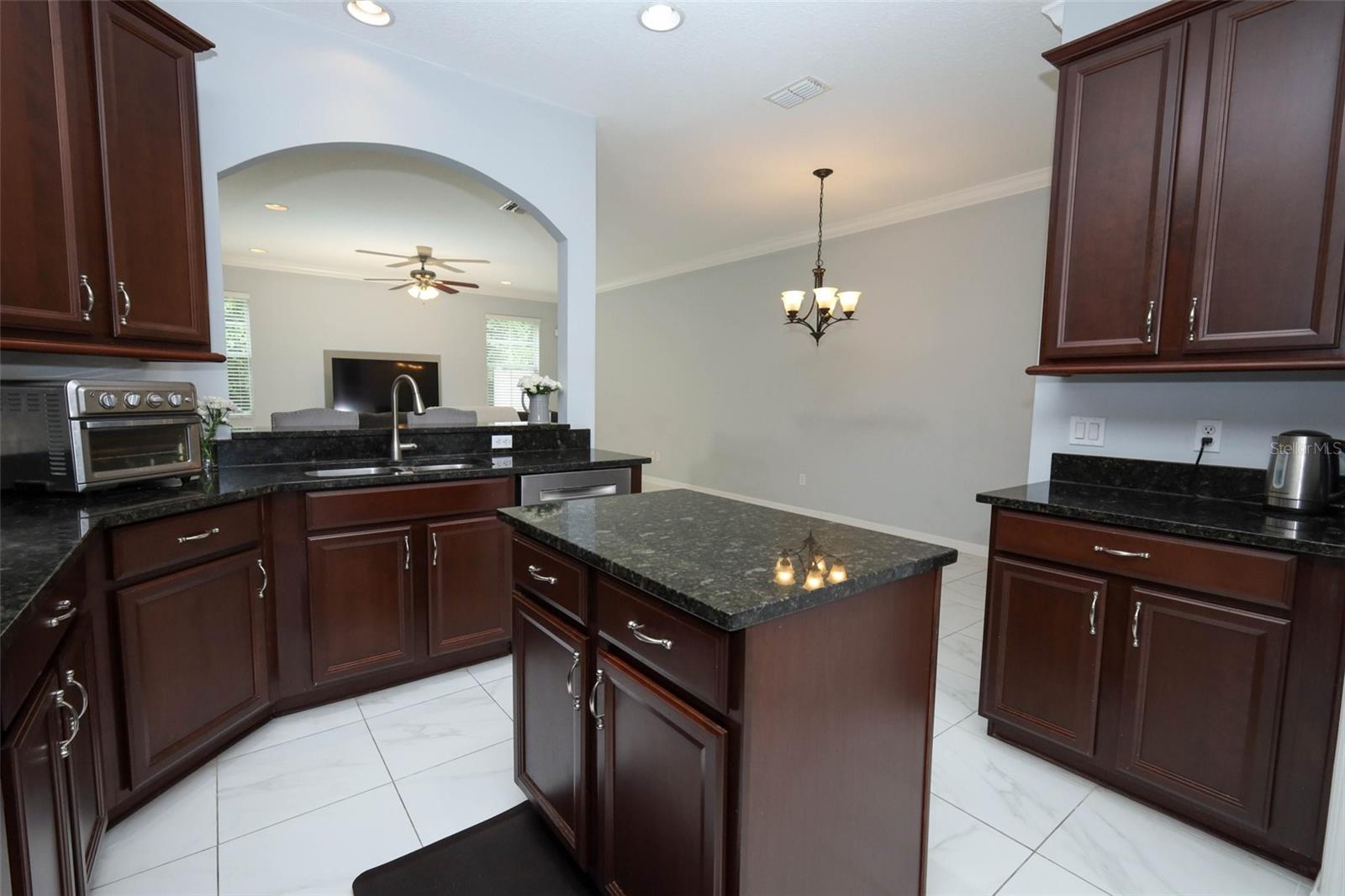 Image 16 of 69 For 632 Venice Place