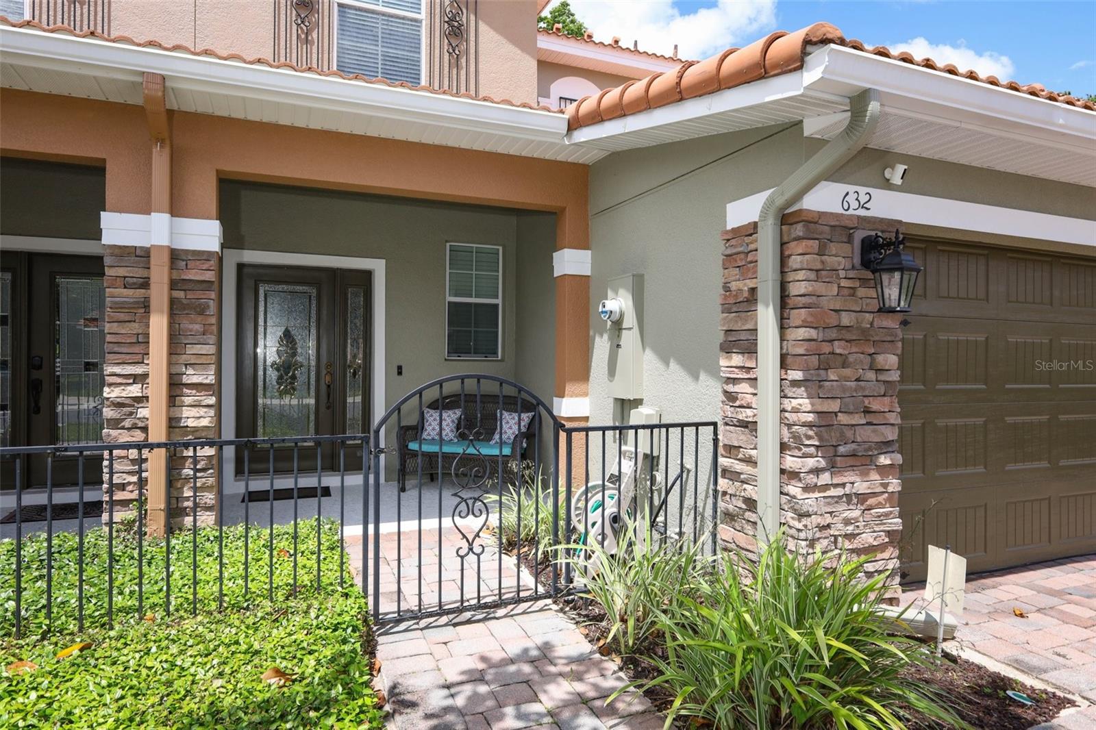 Image 3 of 69 For 632 Venice Place