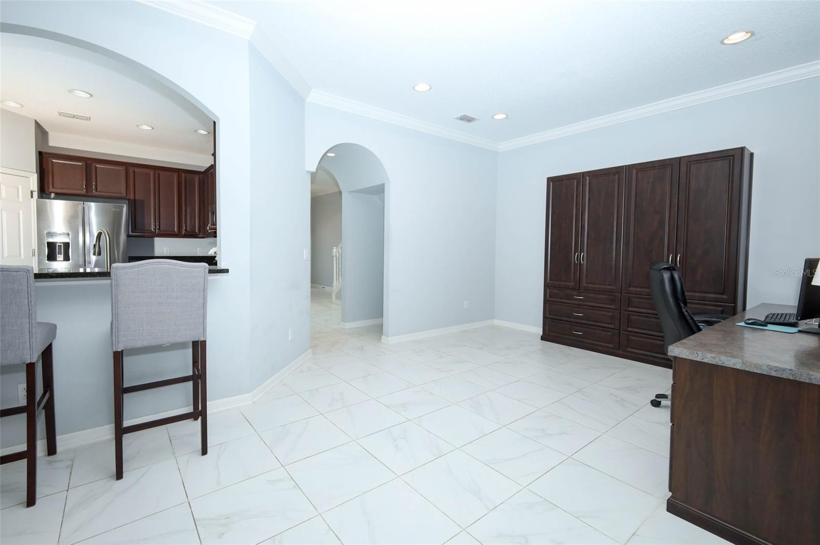 Image 7 of 69 For 632 Venice Place