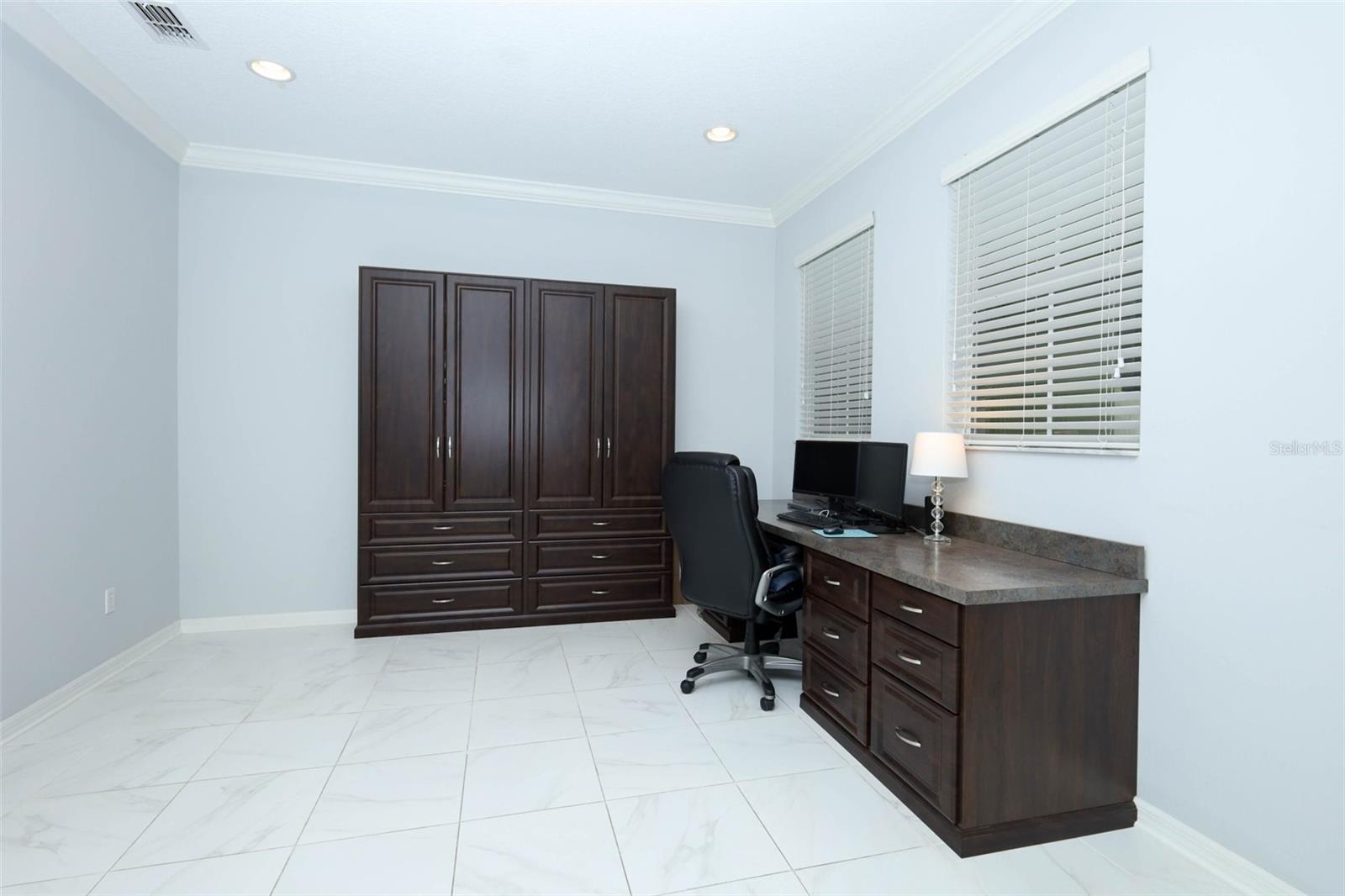 Image 8 of 69 For 632 Venice Place