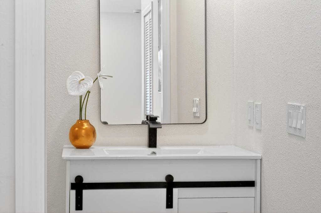 Image 9 of 81 For 7126 Crooked Lake Trail