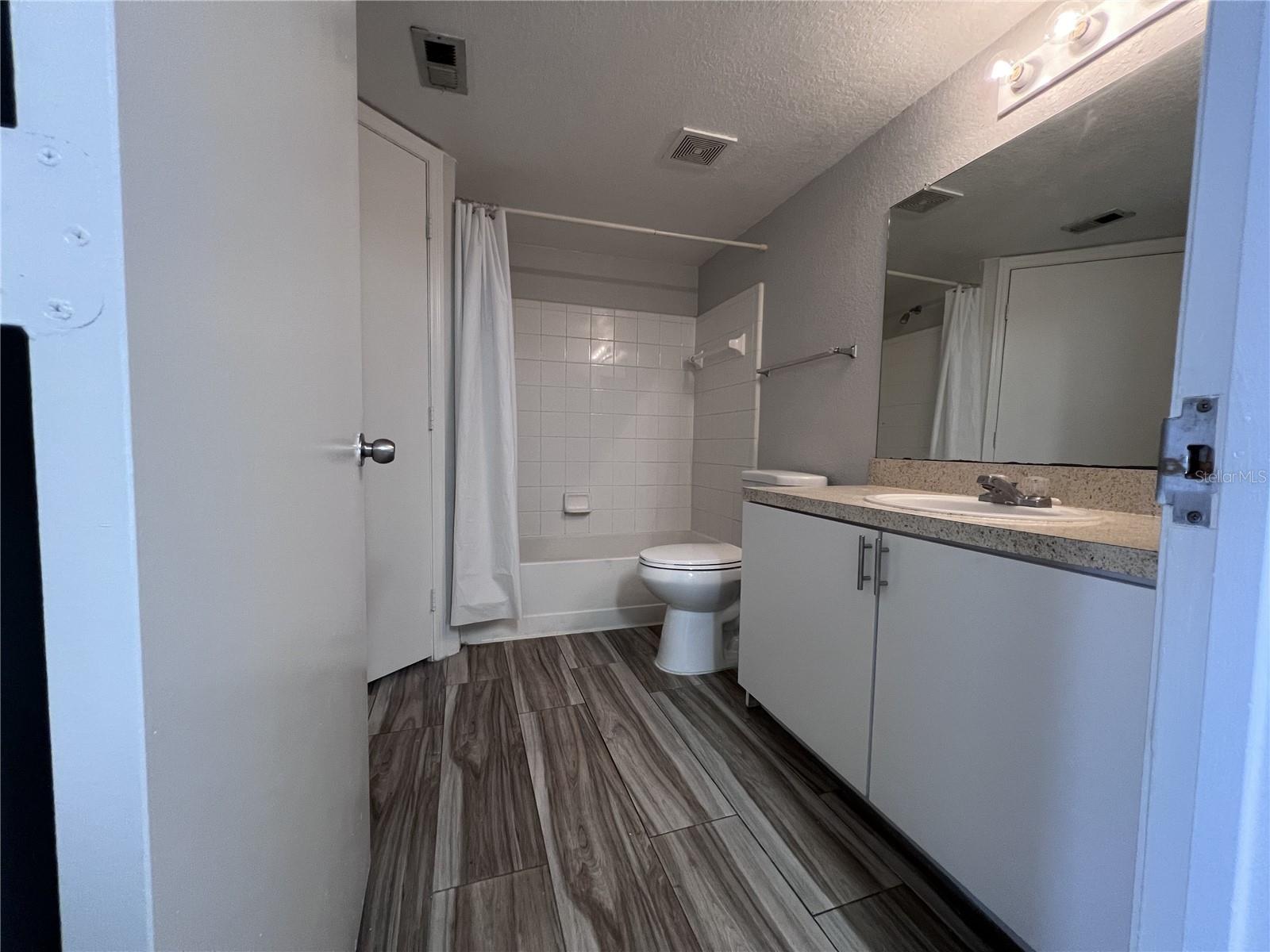 Image 17 of 23 For 2210 Grand Cayman Court 1736