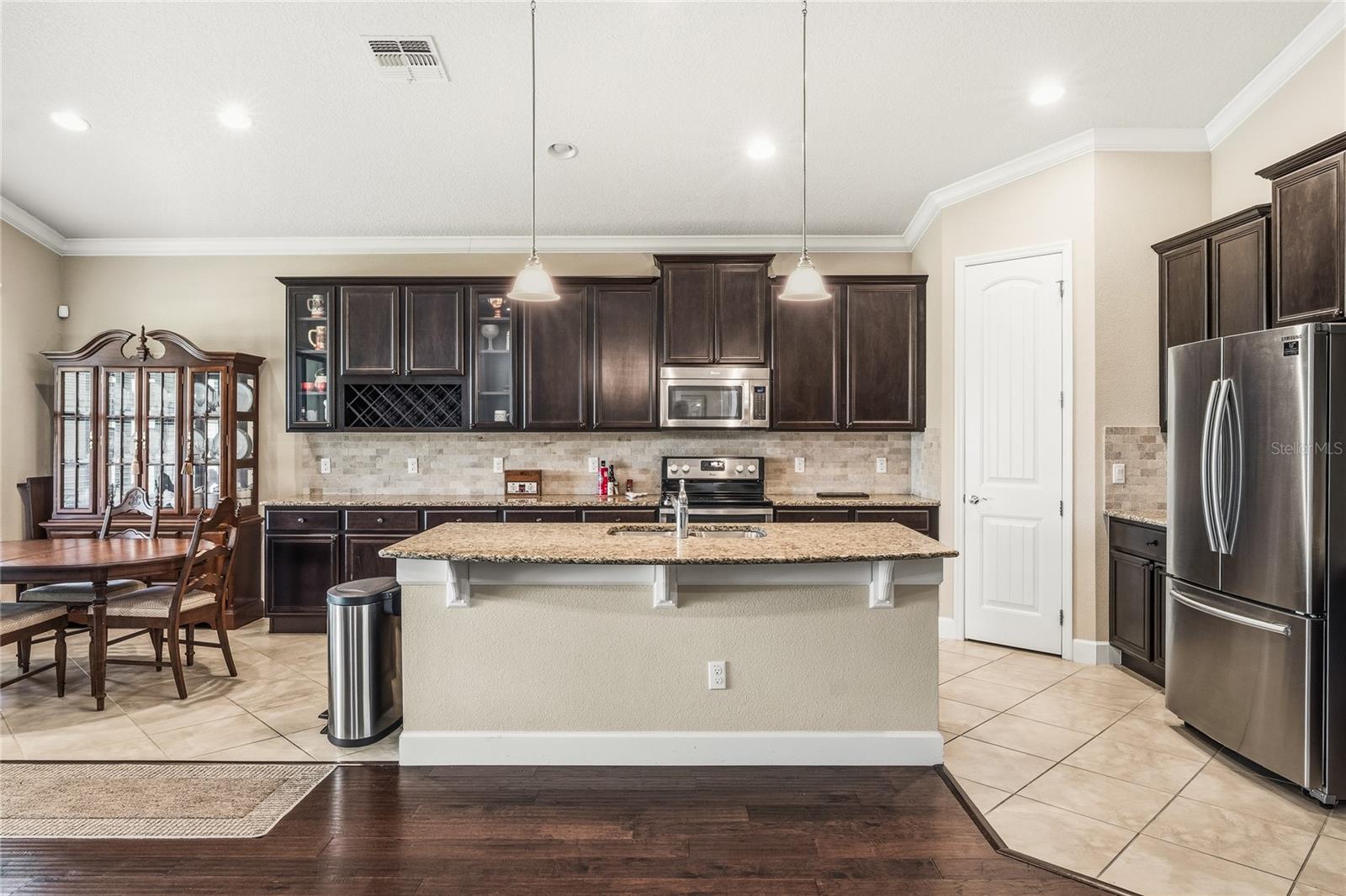 Image 10 of 47 For 7174 Beek Street