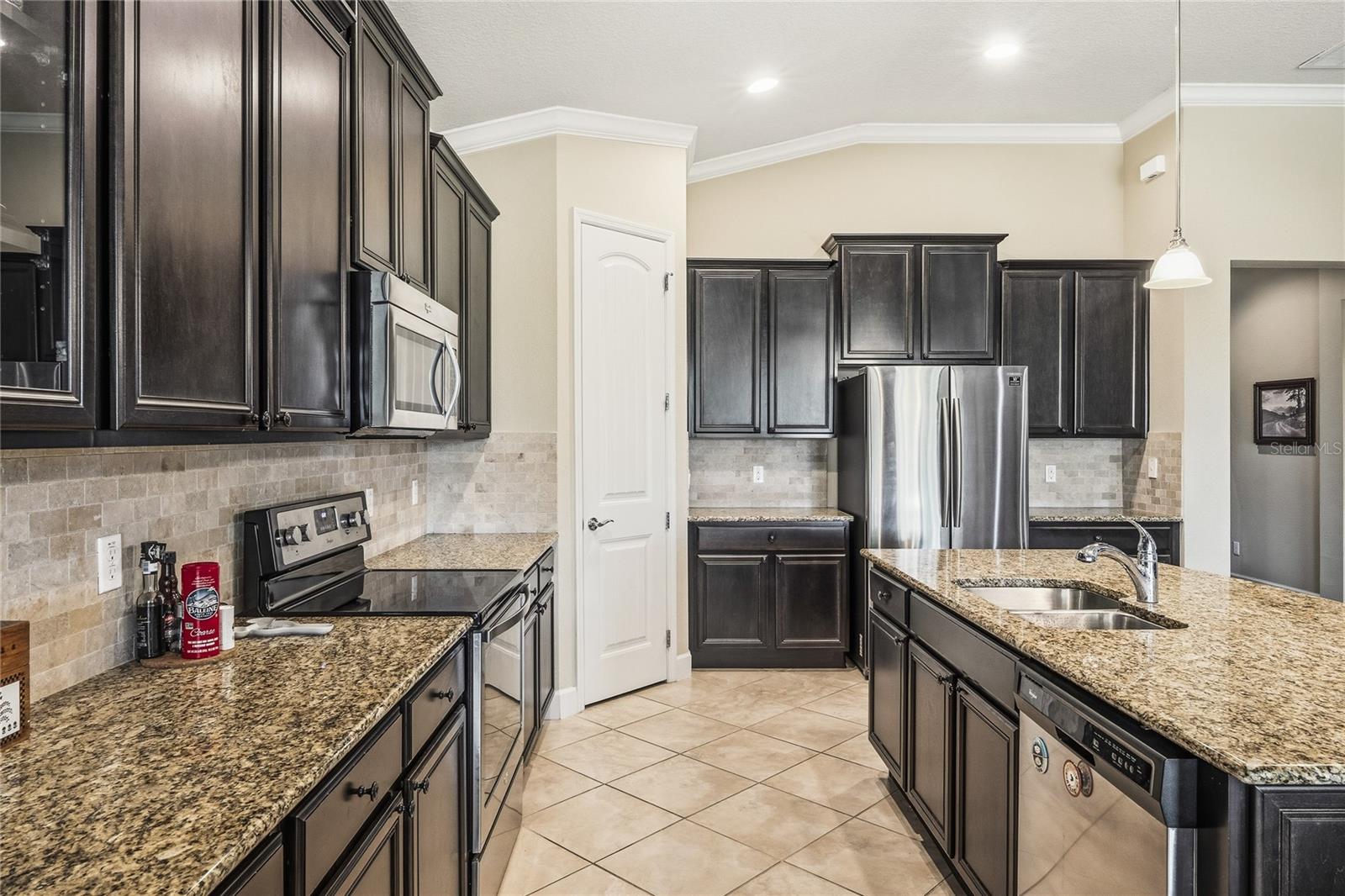 Image 11 of 47 For 7174 Beek Street