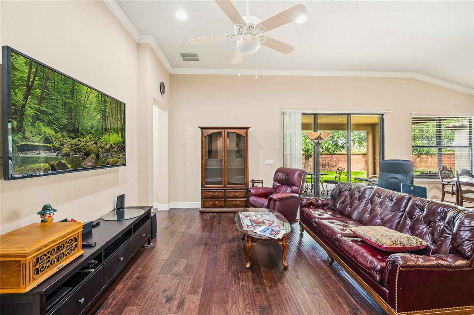 Image 16 of 47 For 7174 Beek Street